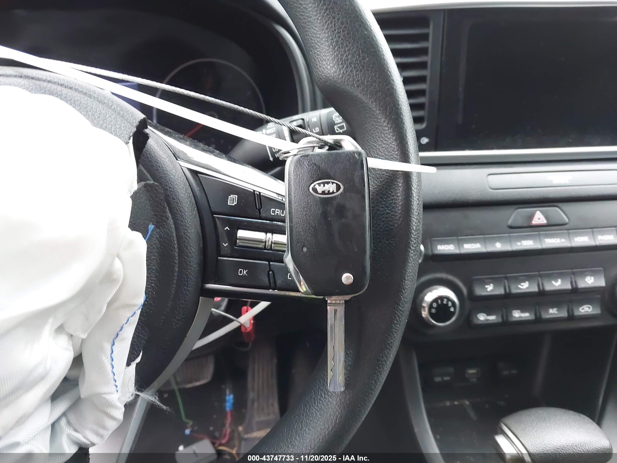 KIA SPORTAGE image 11