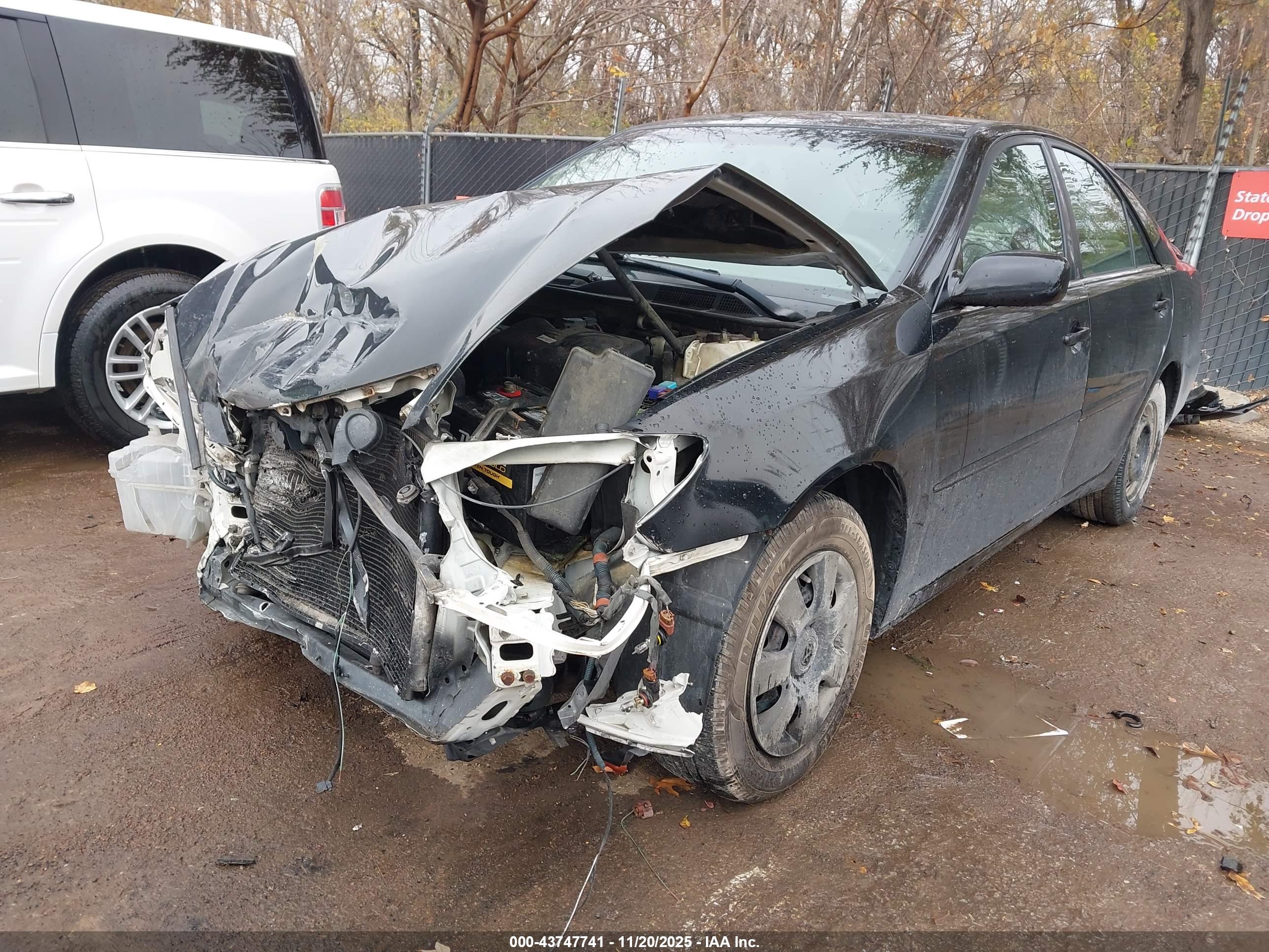 TOYOTA CAMRY image 2