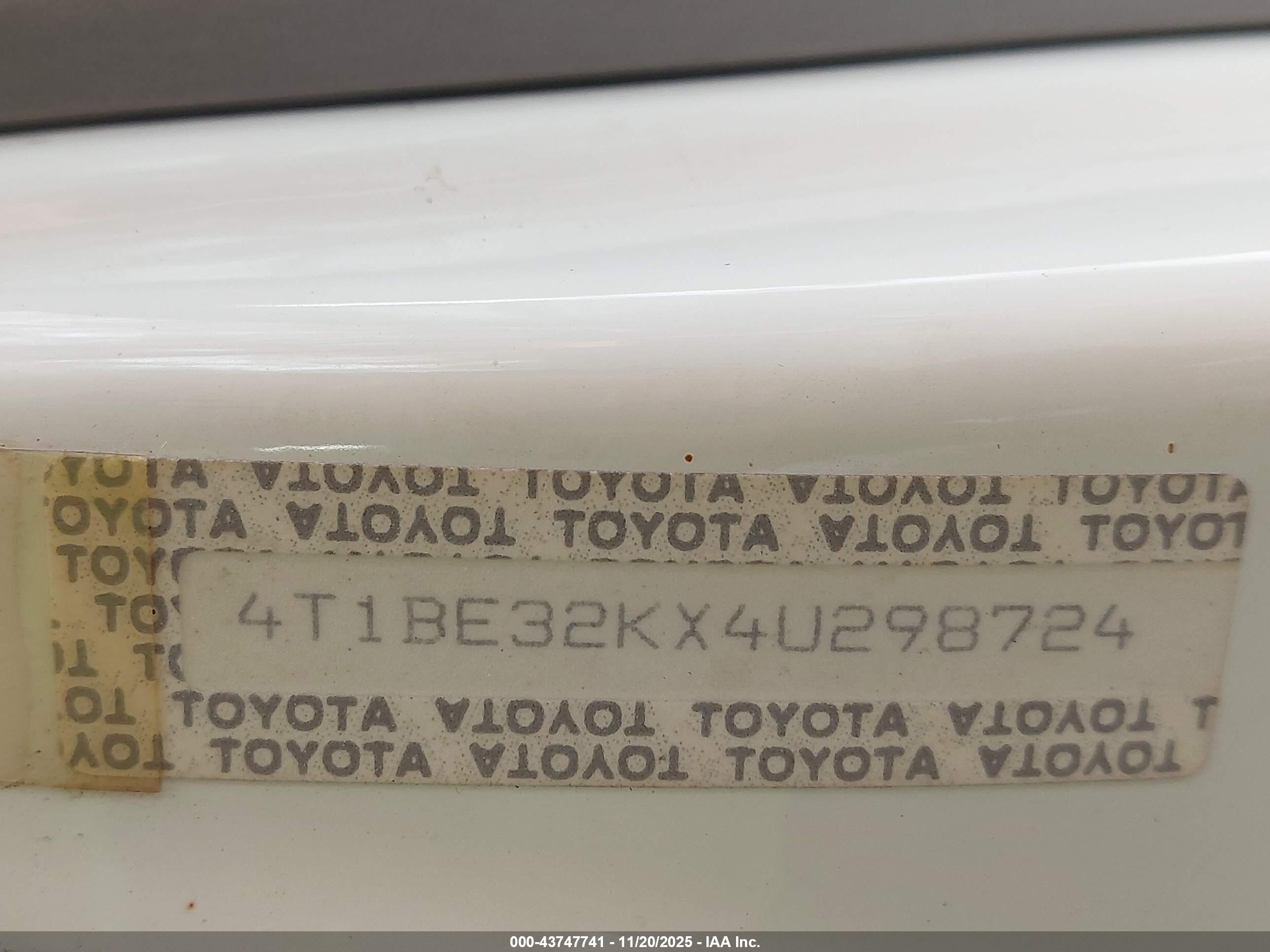 TOYOTA CAMRY image 9