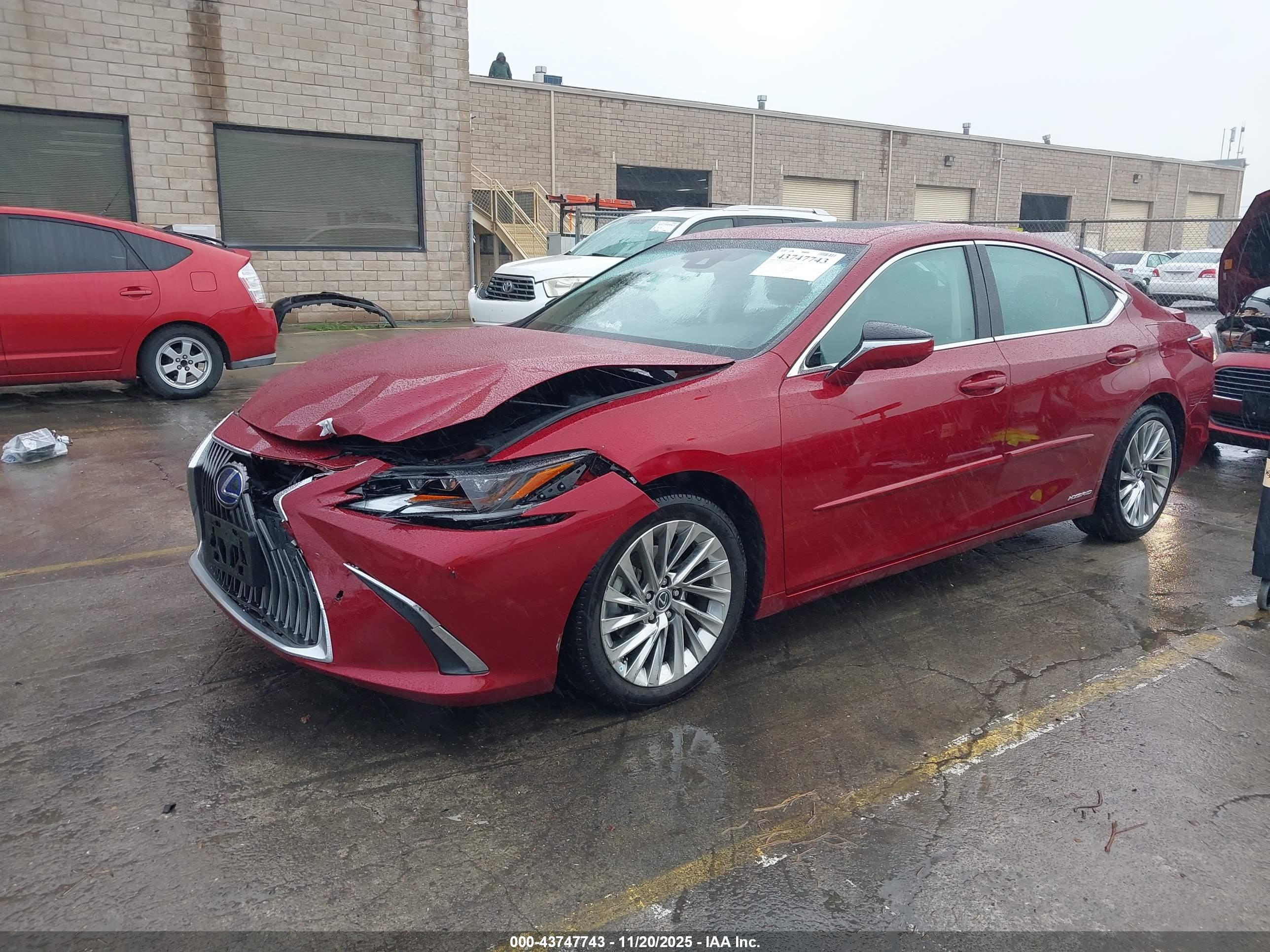 LEXUS ES image 2