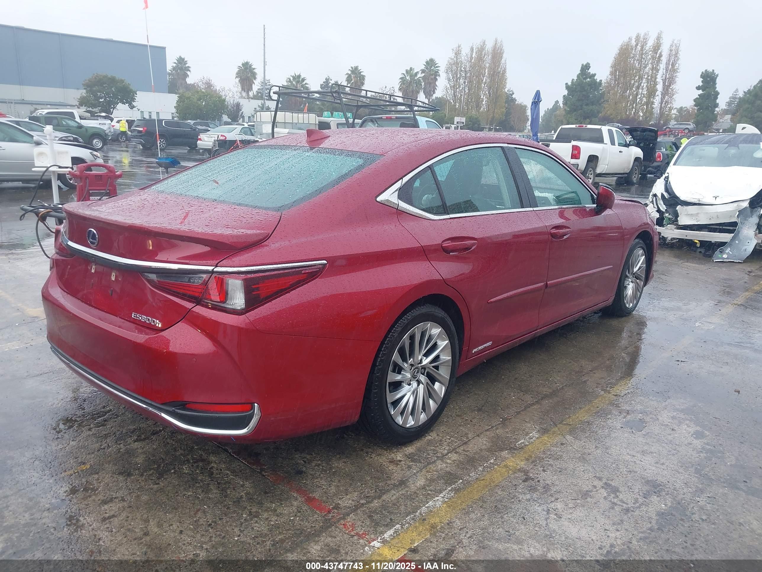 LEXUS ES image 4