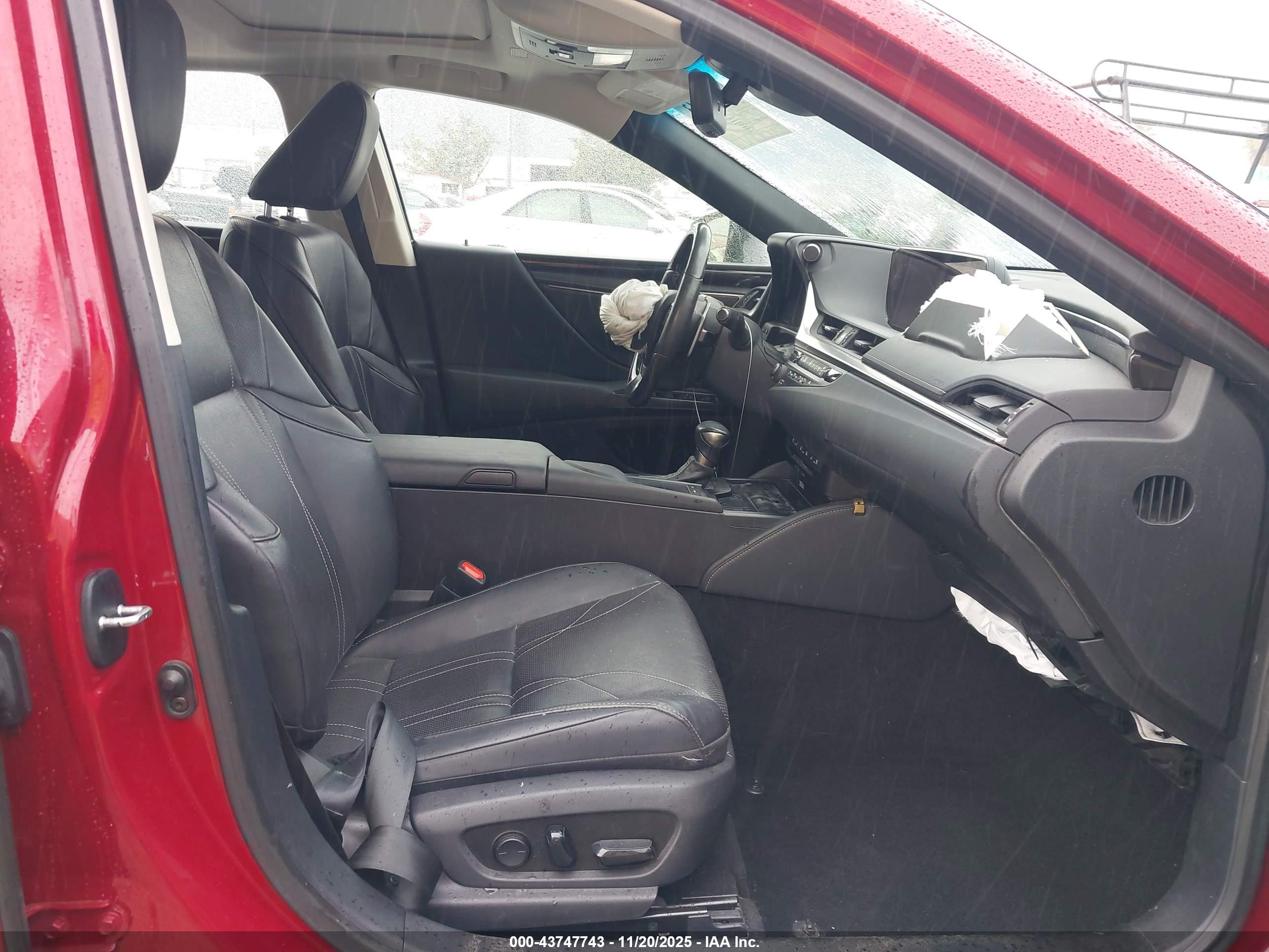 LEXUS ES image 5