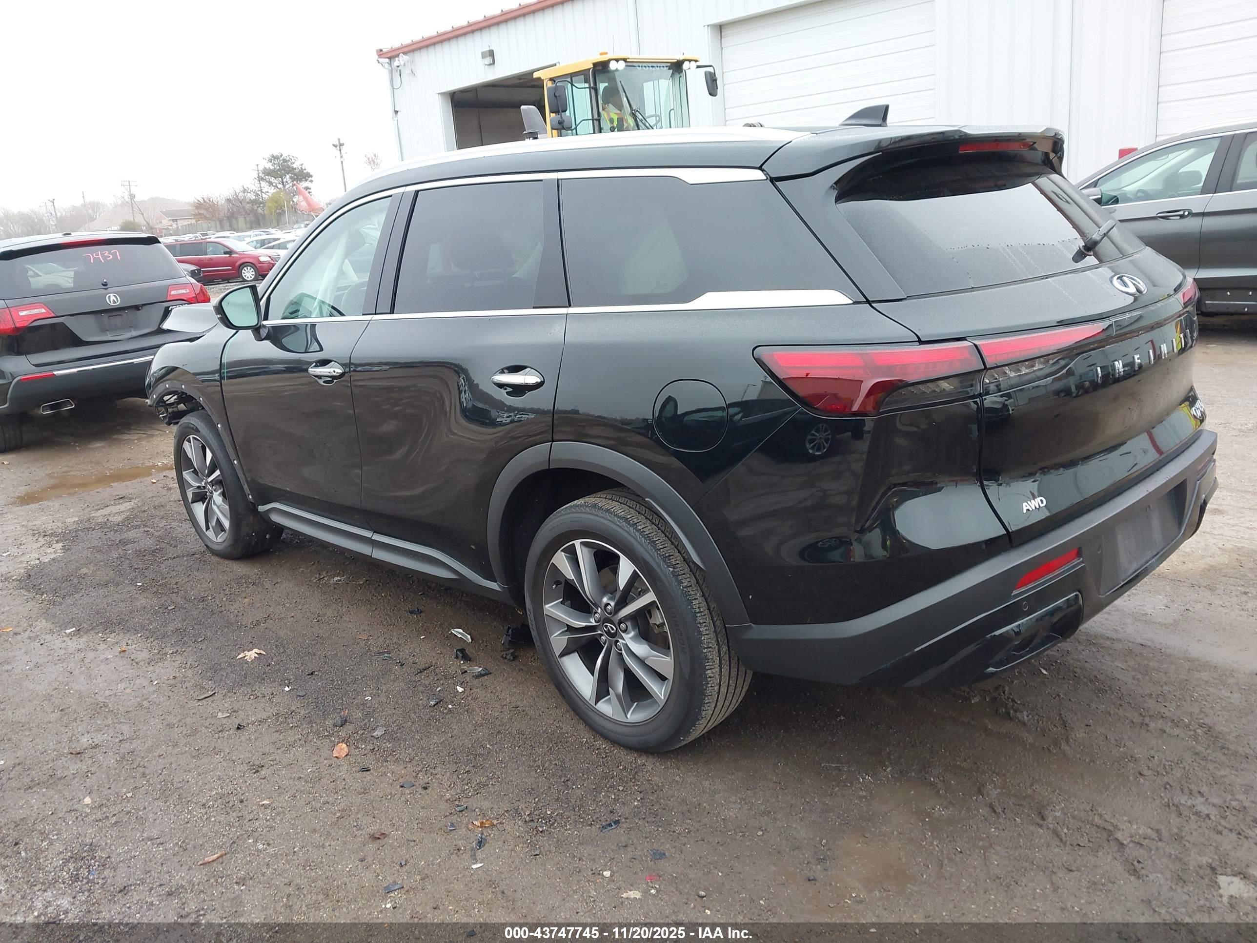 INFINITI QX60 image 3