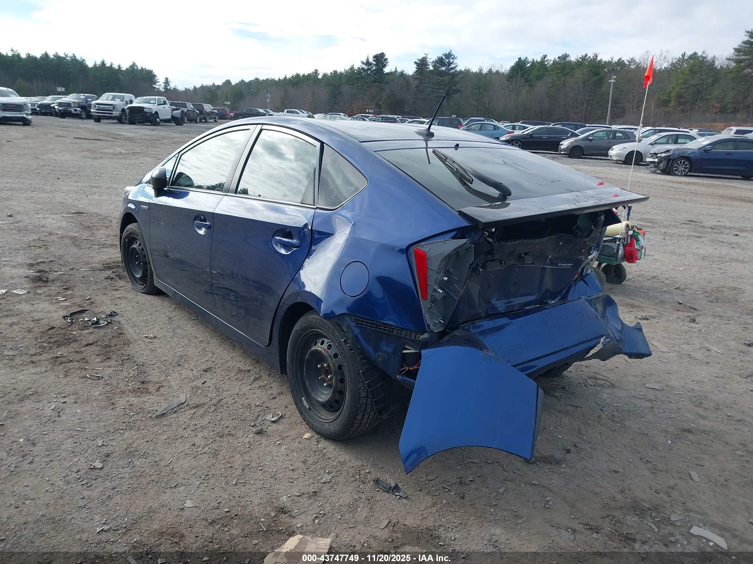 TOYOTA PRIUS image 3