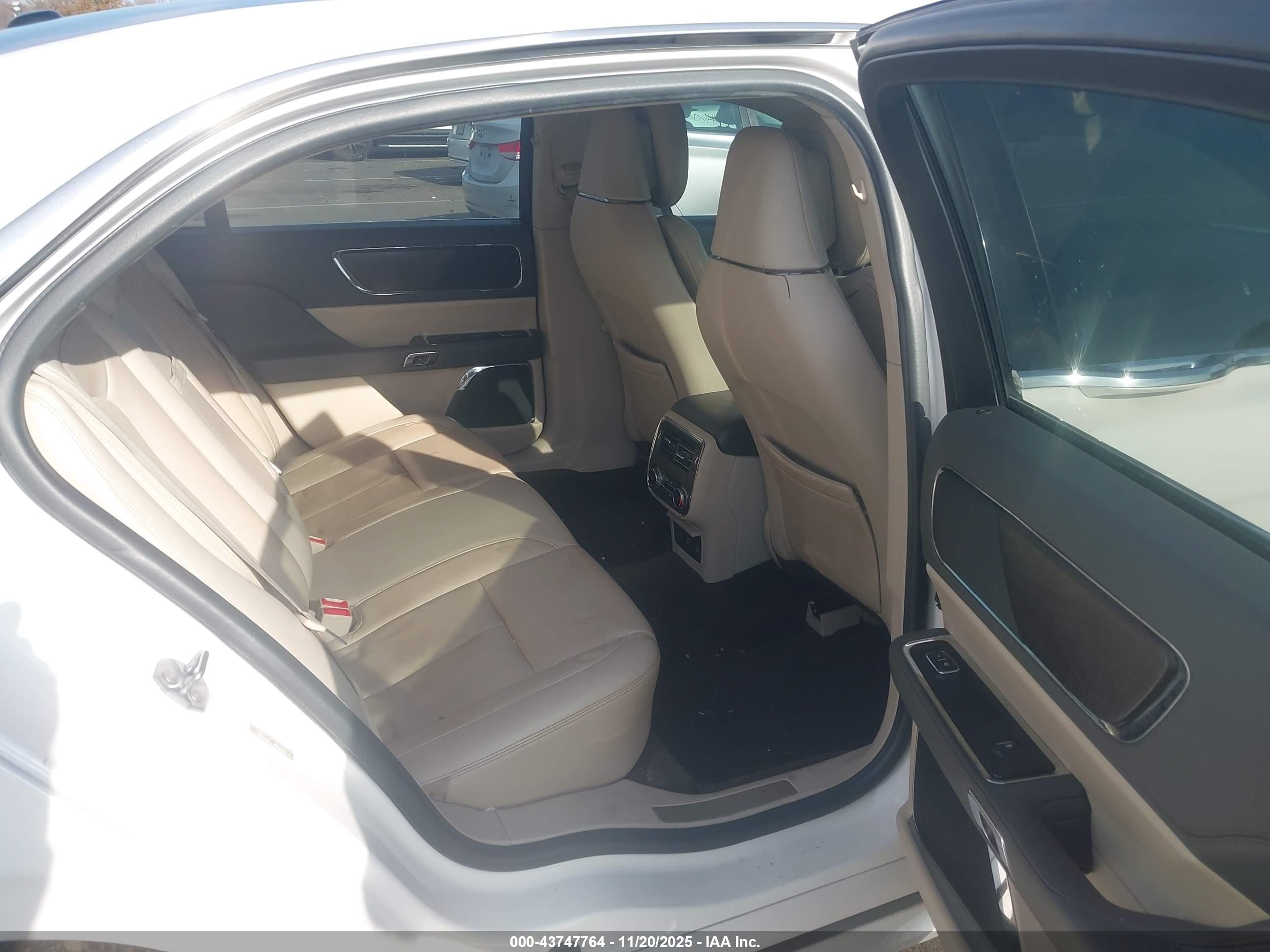 LINCOLN CONTINENTAL image 8