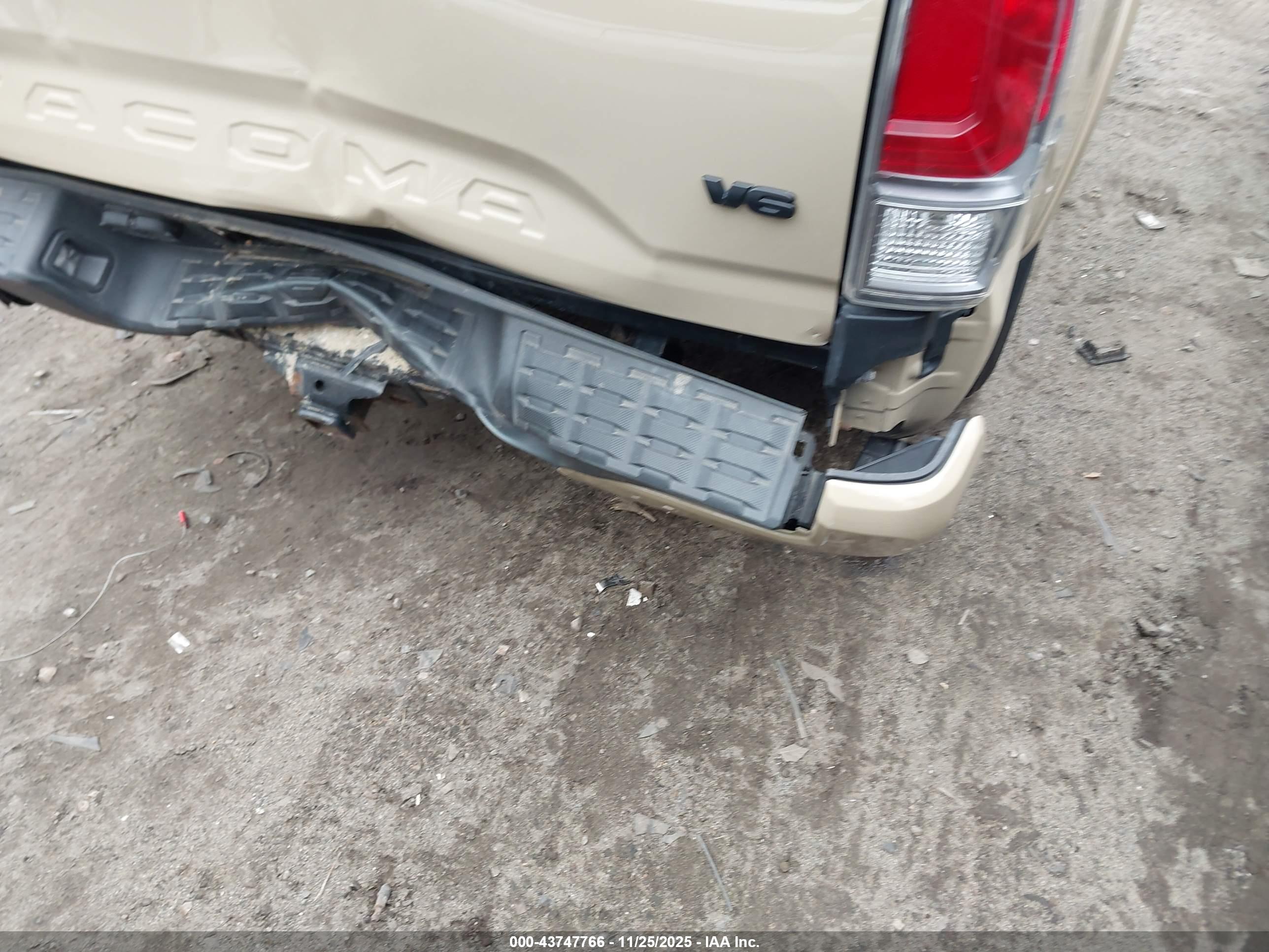 TOYOTA TACOMA image 6