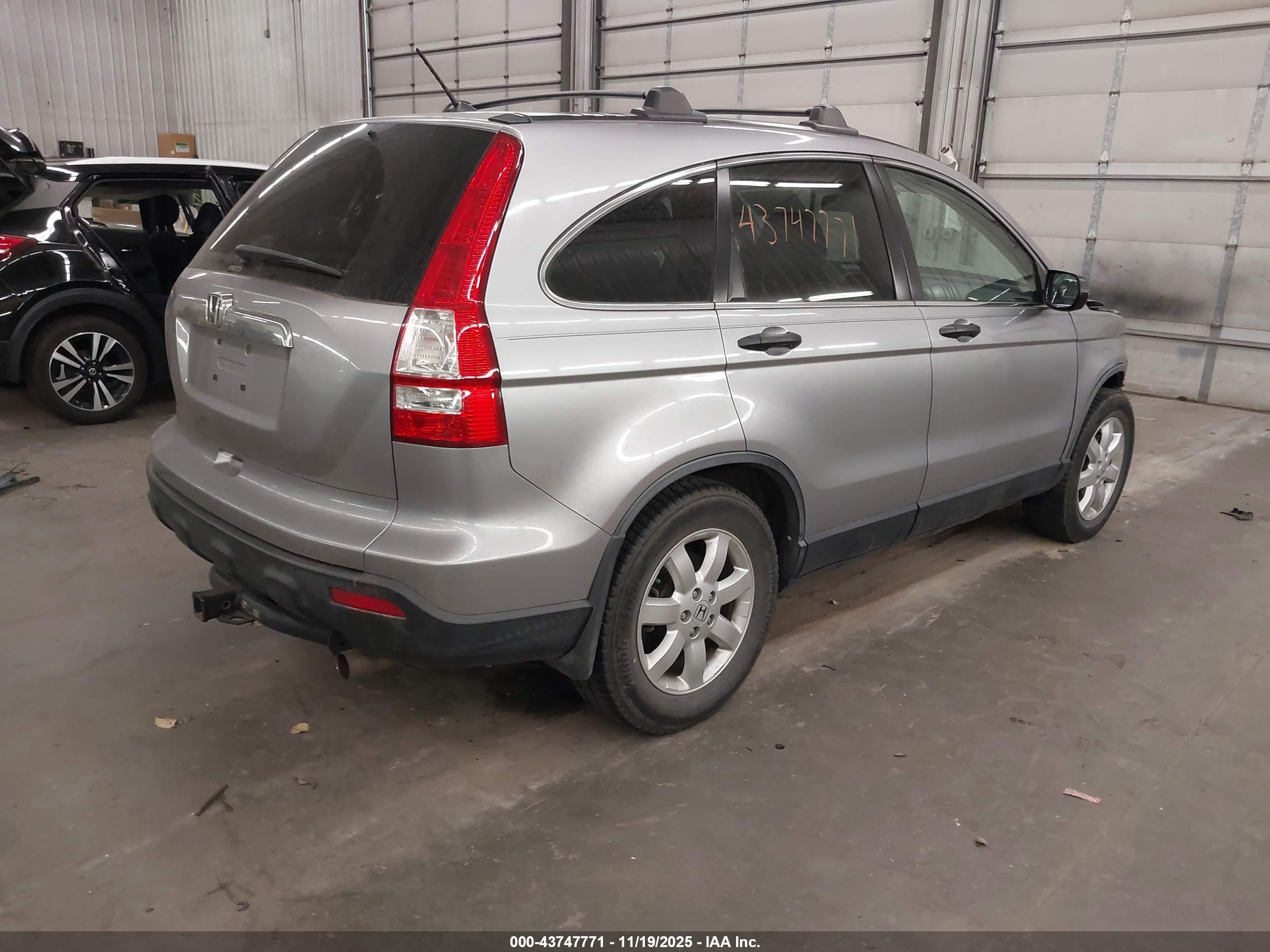 HONDA CR-V image 4