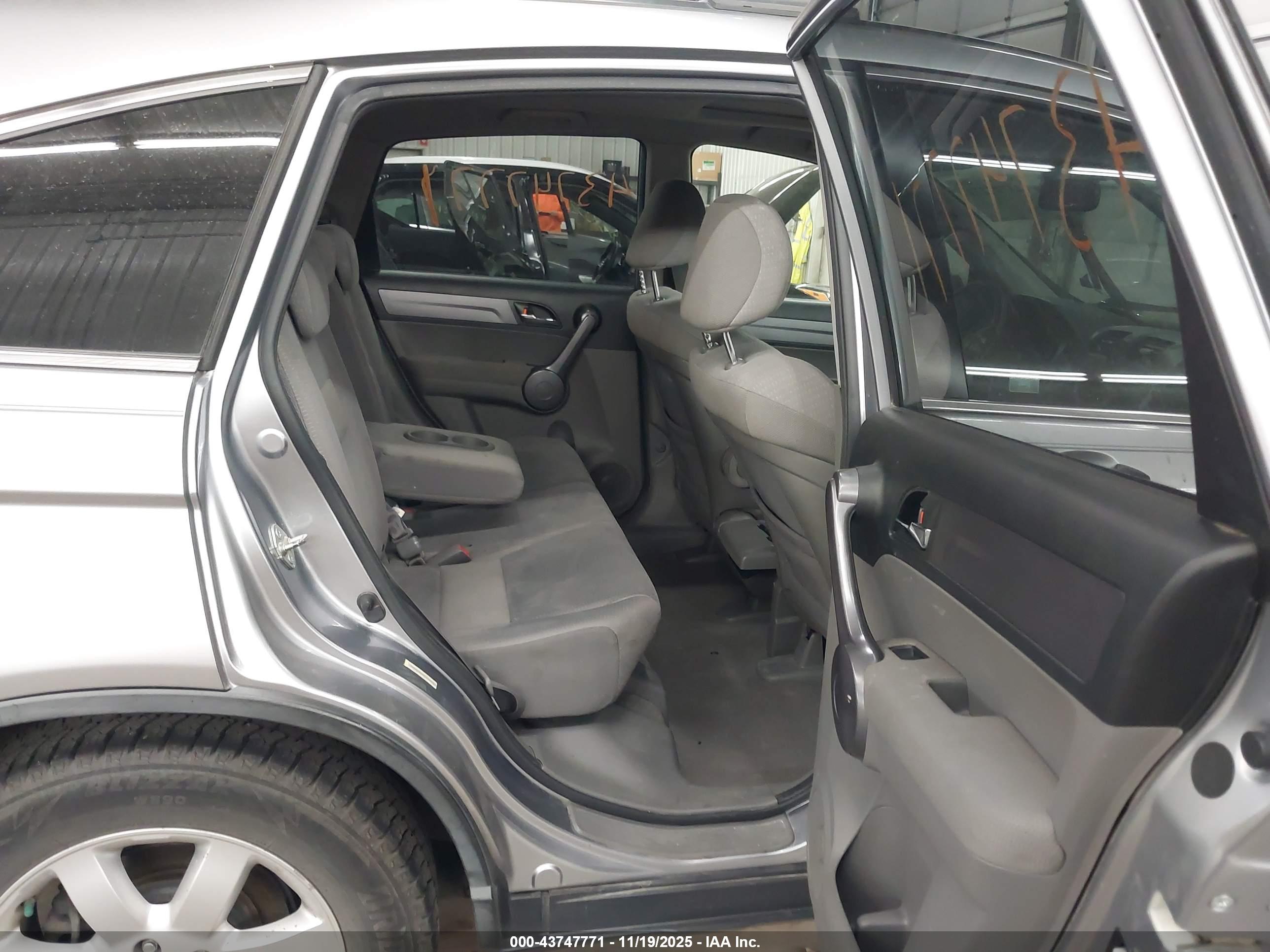 HONDA CR-V image 8
