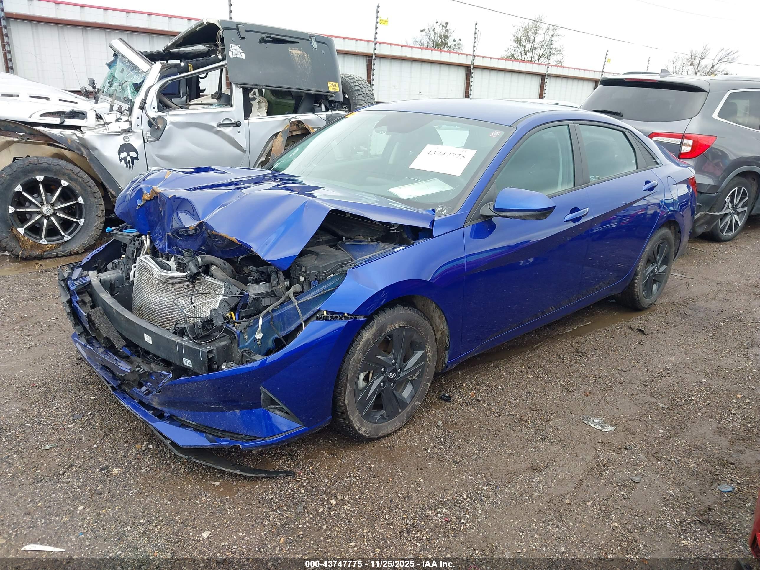HYUNDAI ELANTRA image 2