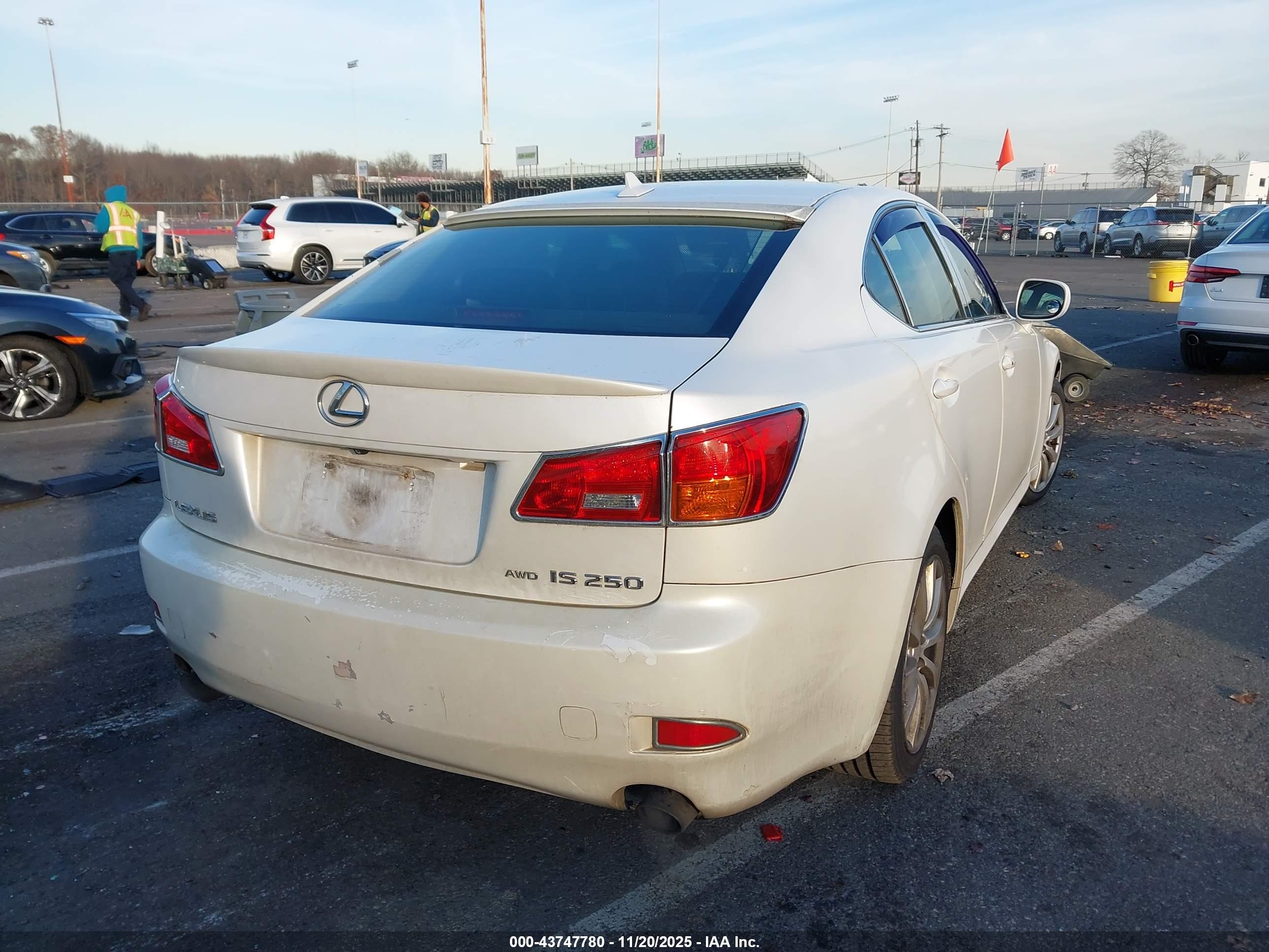 LEXUS IS image 4