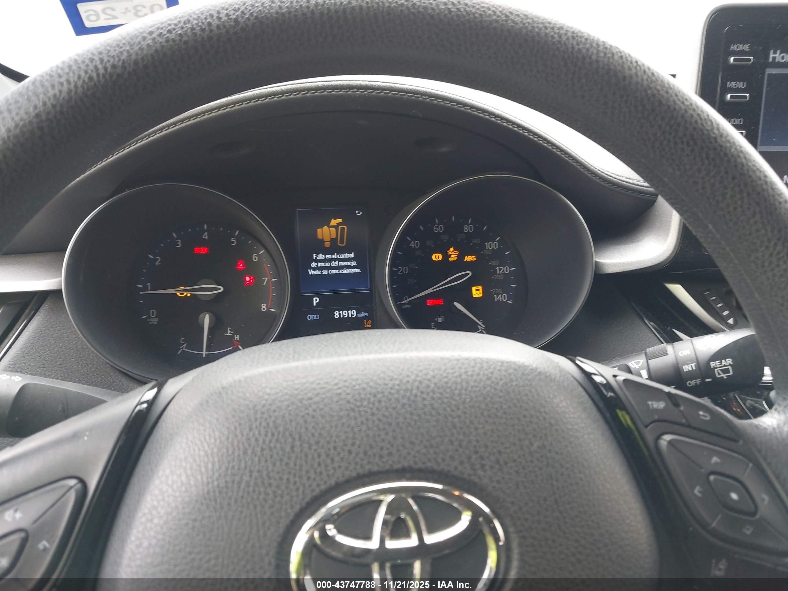 TOYOTA C-HR image 7