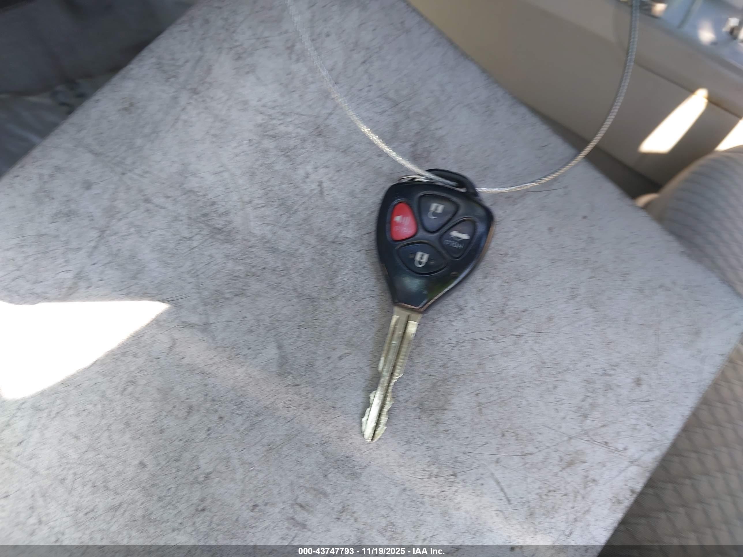 TOYOTA CAMRY image 11