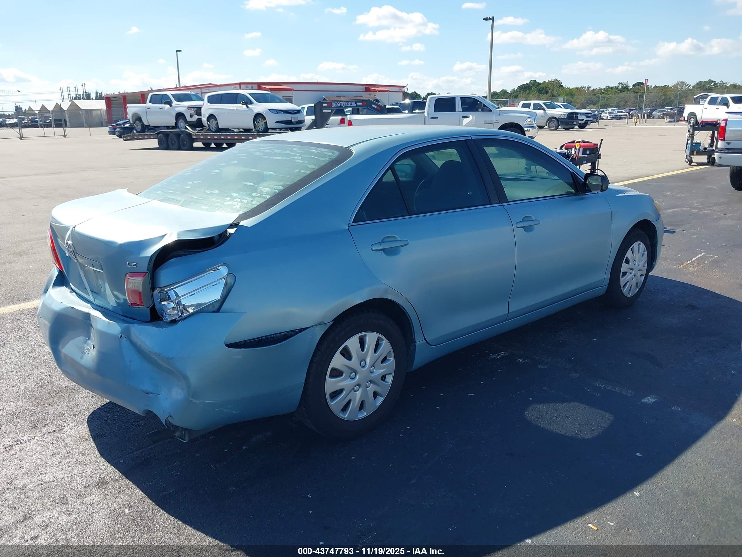 TOYOTA CAMRY image 4