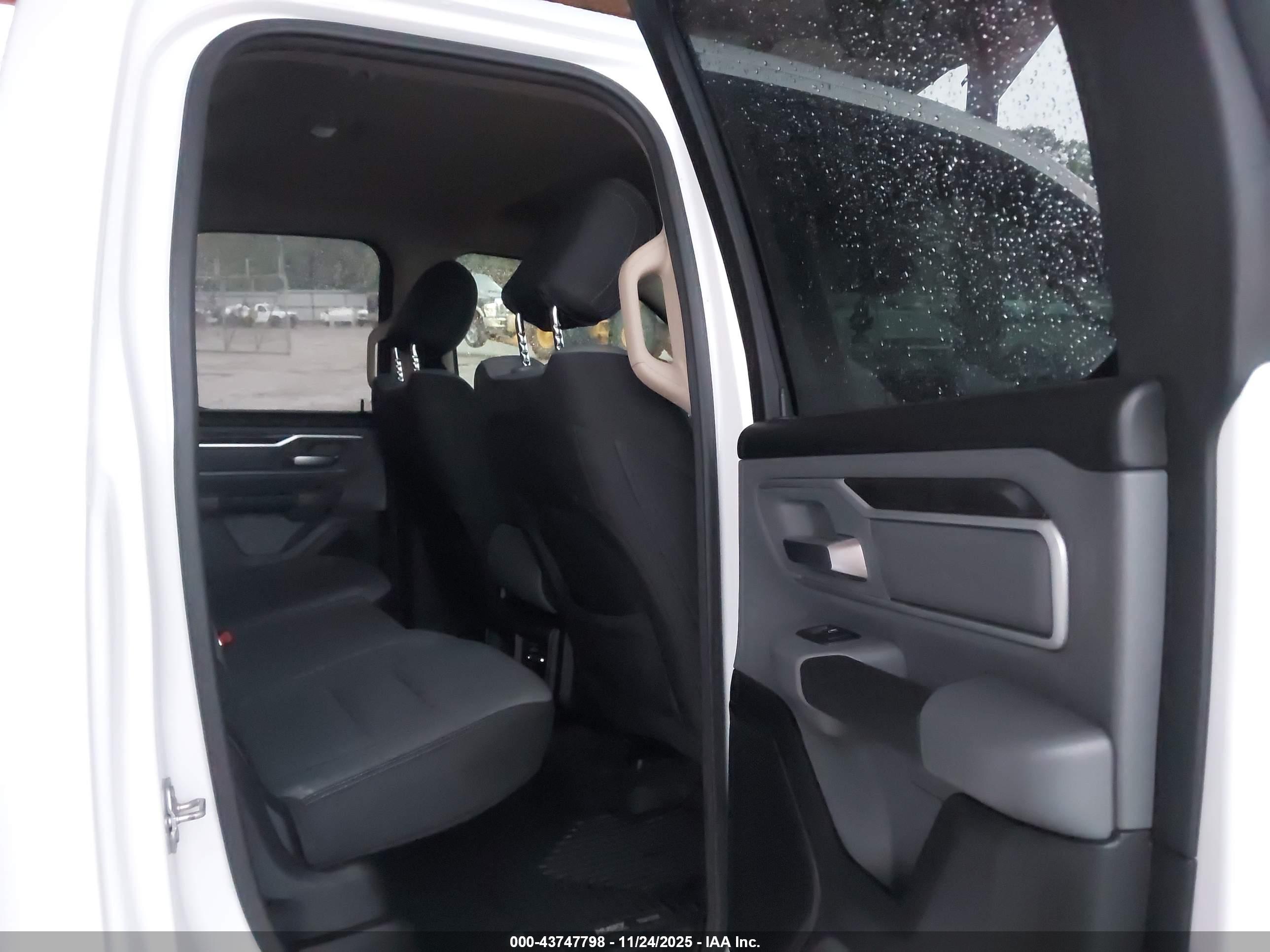 RAM 1500 image 8
