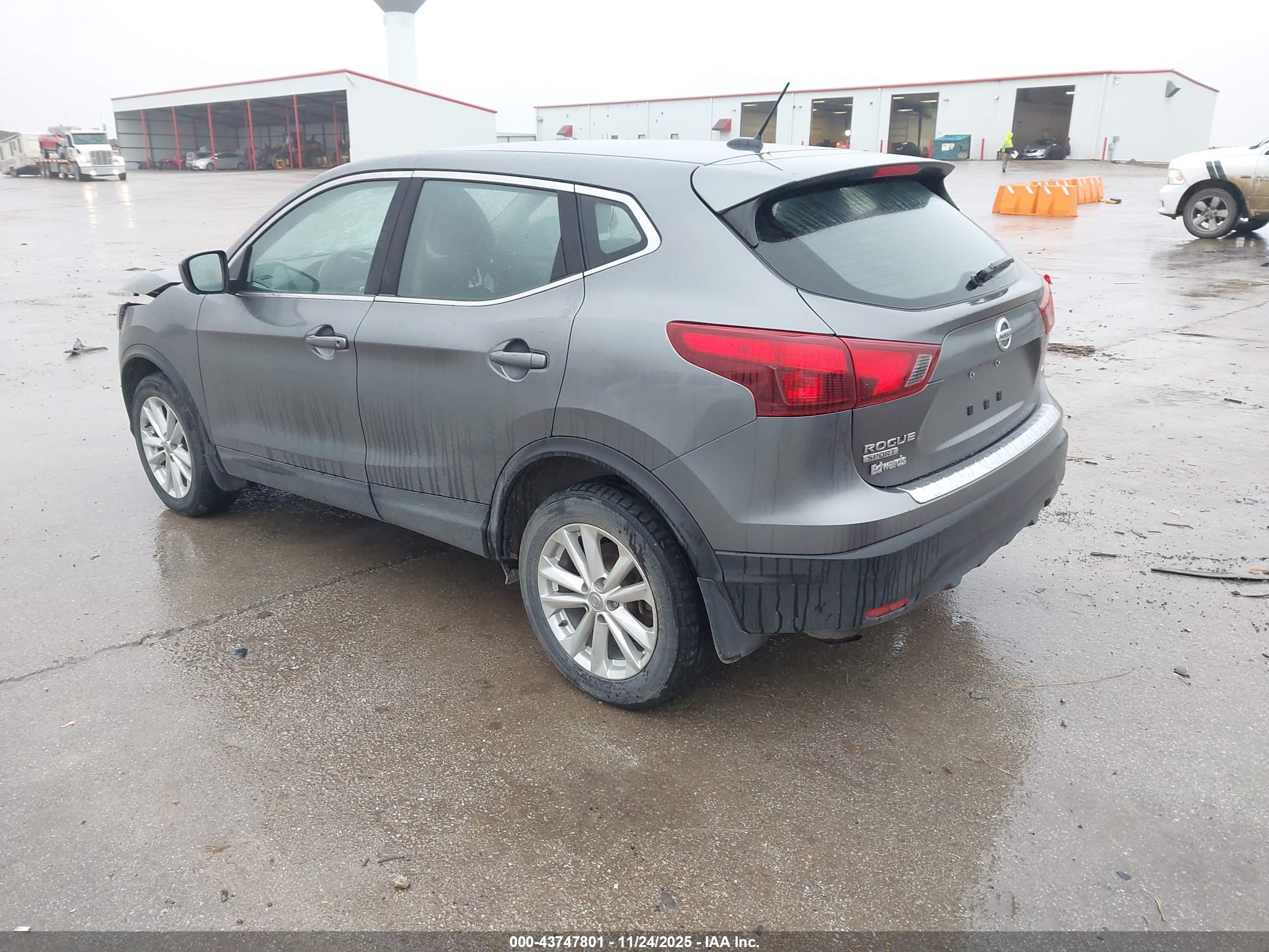 NISSAN ROGUE image 3
