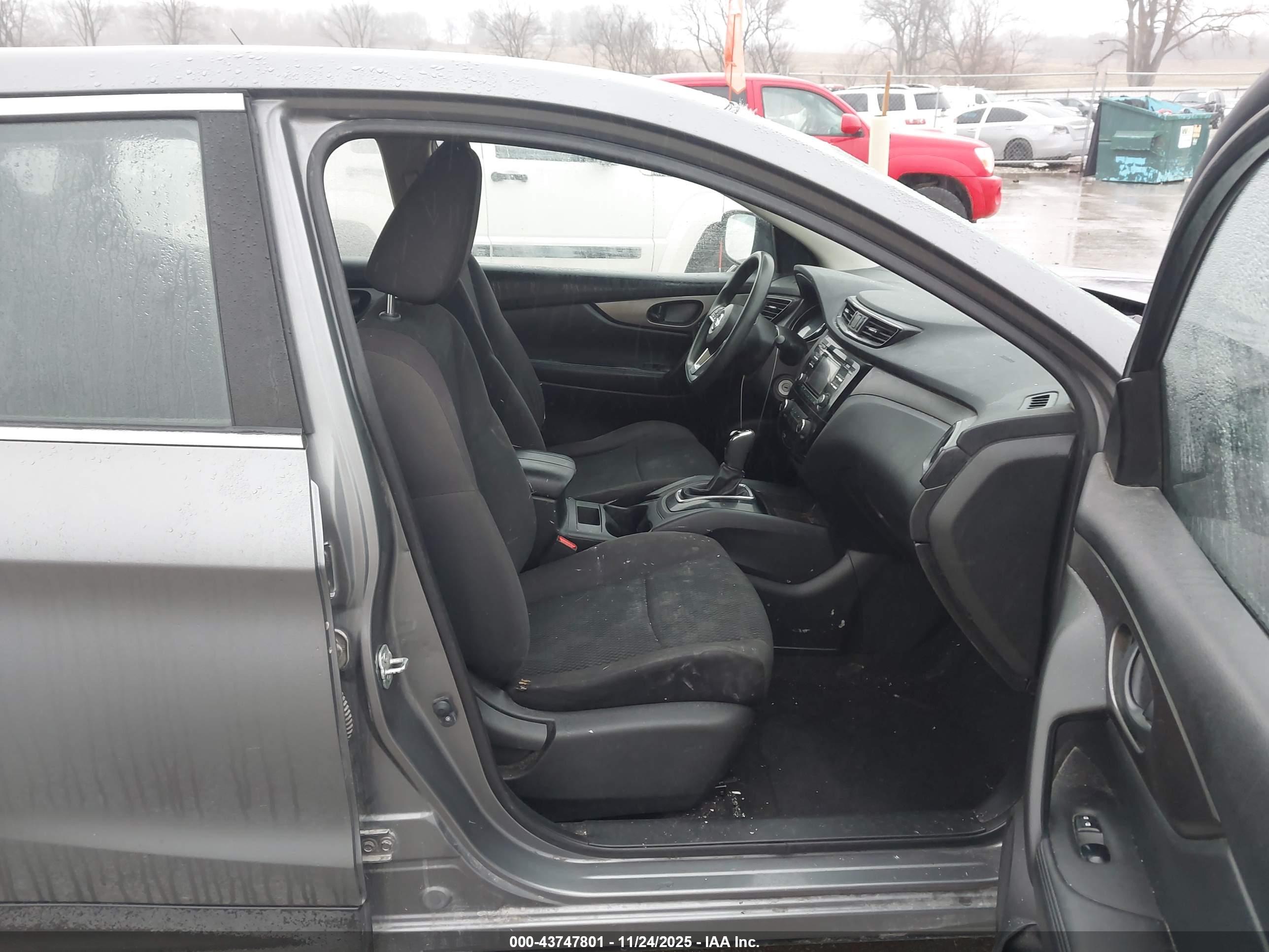 NISSAN ROGUE image 5