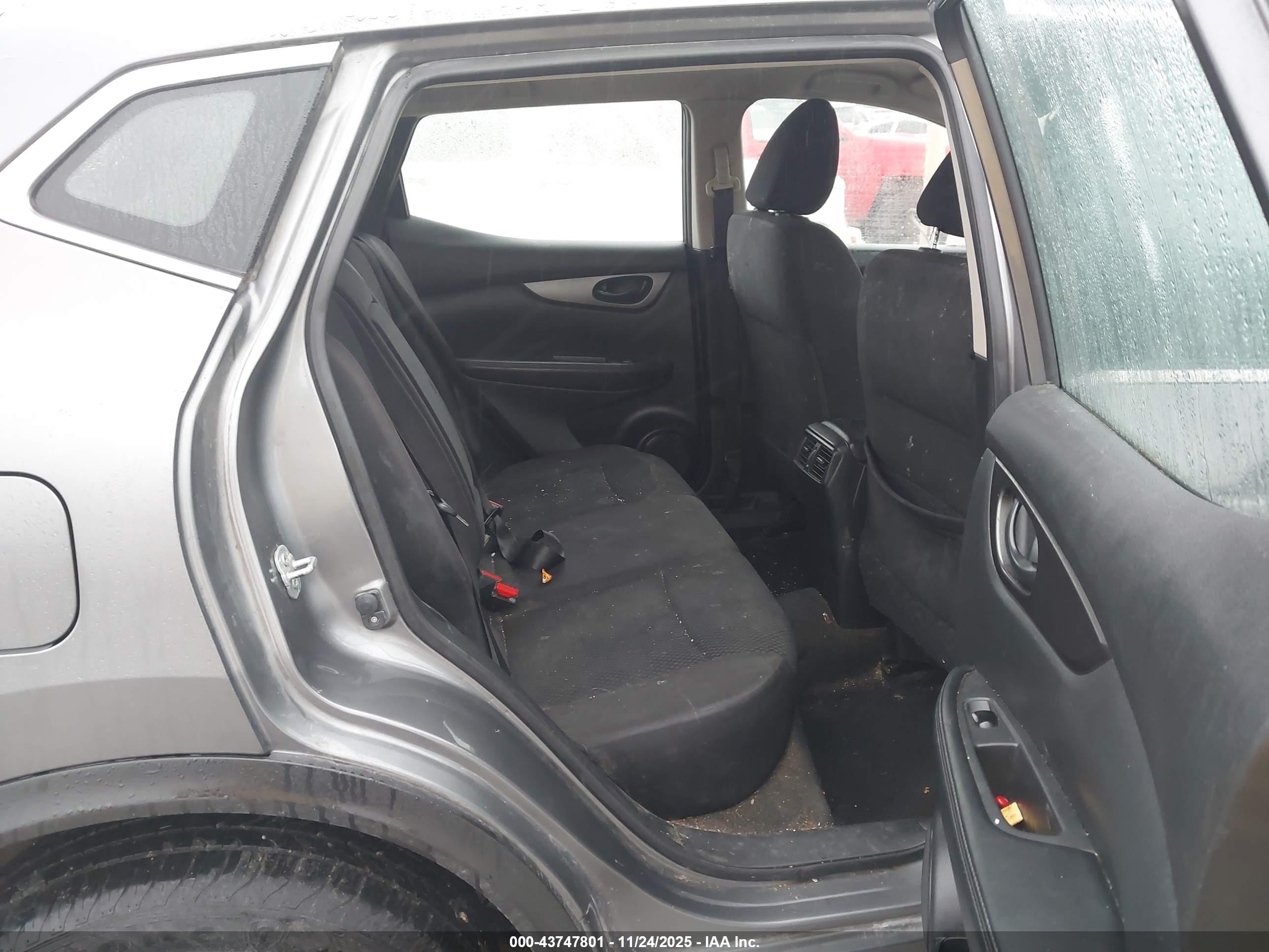 NISSAN ROGUE image 8