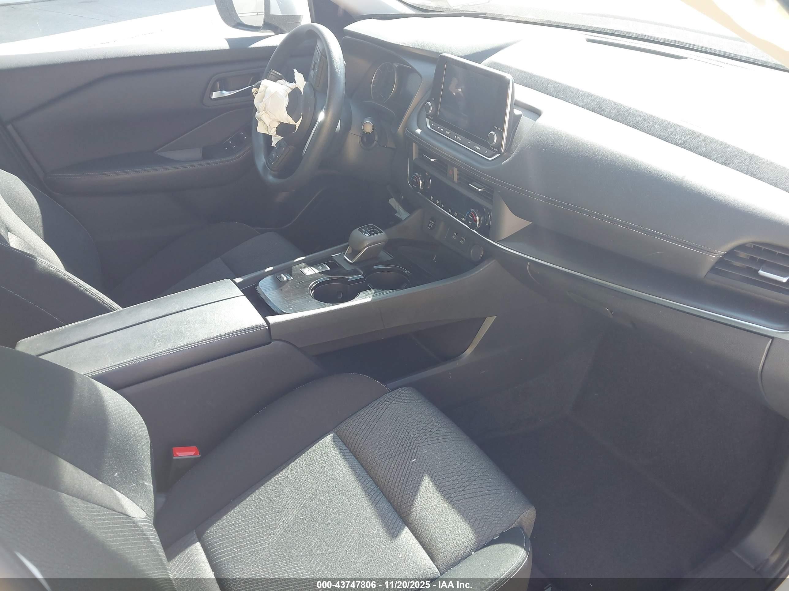 NISSAN ROGUE image 5