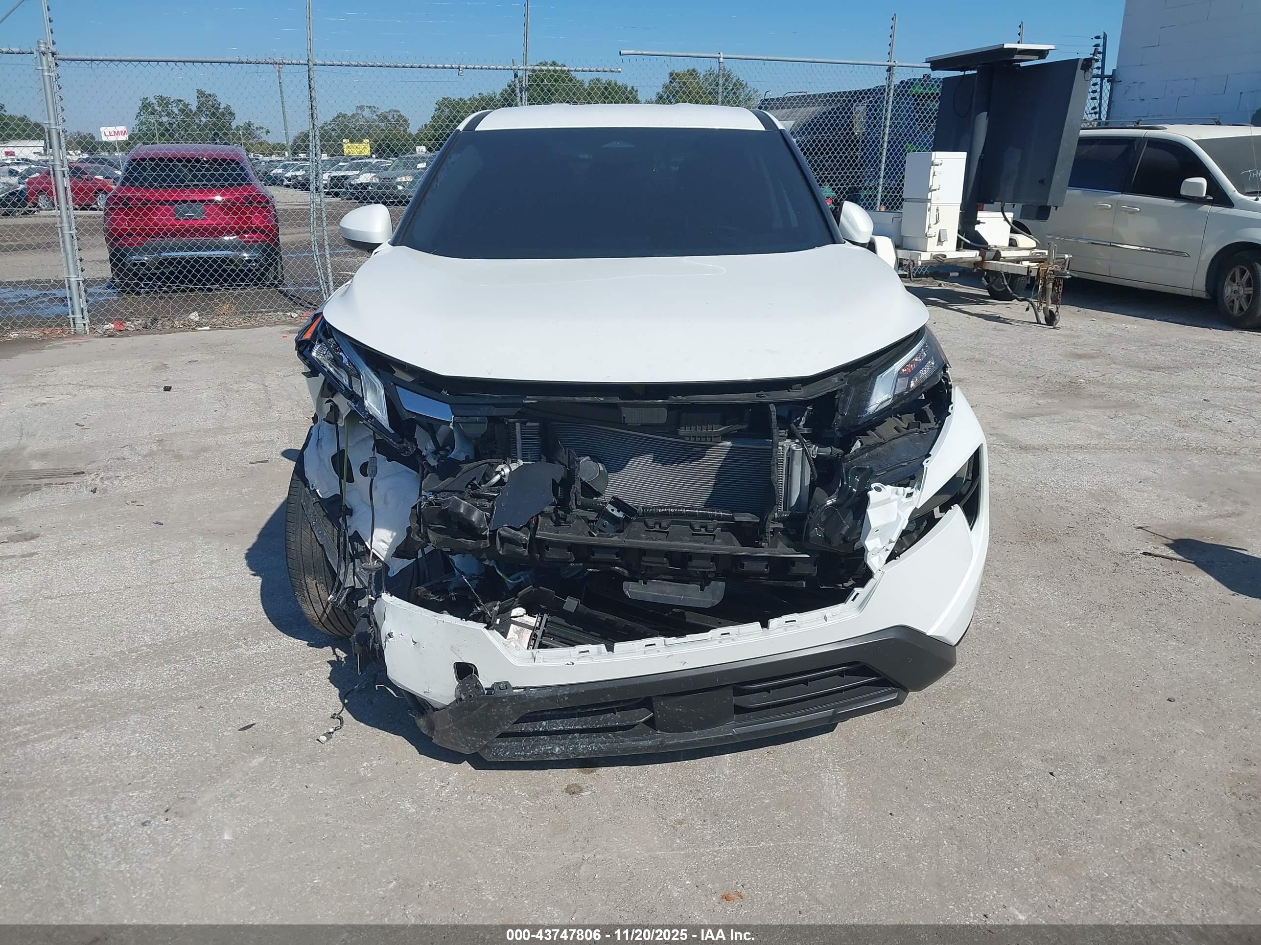 NISSAN ROGUE image 6