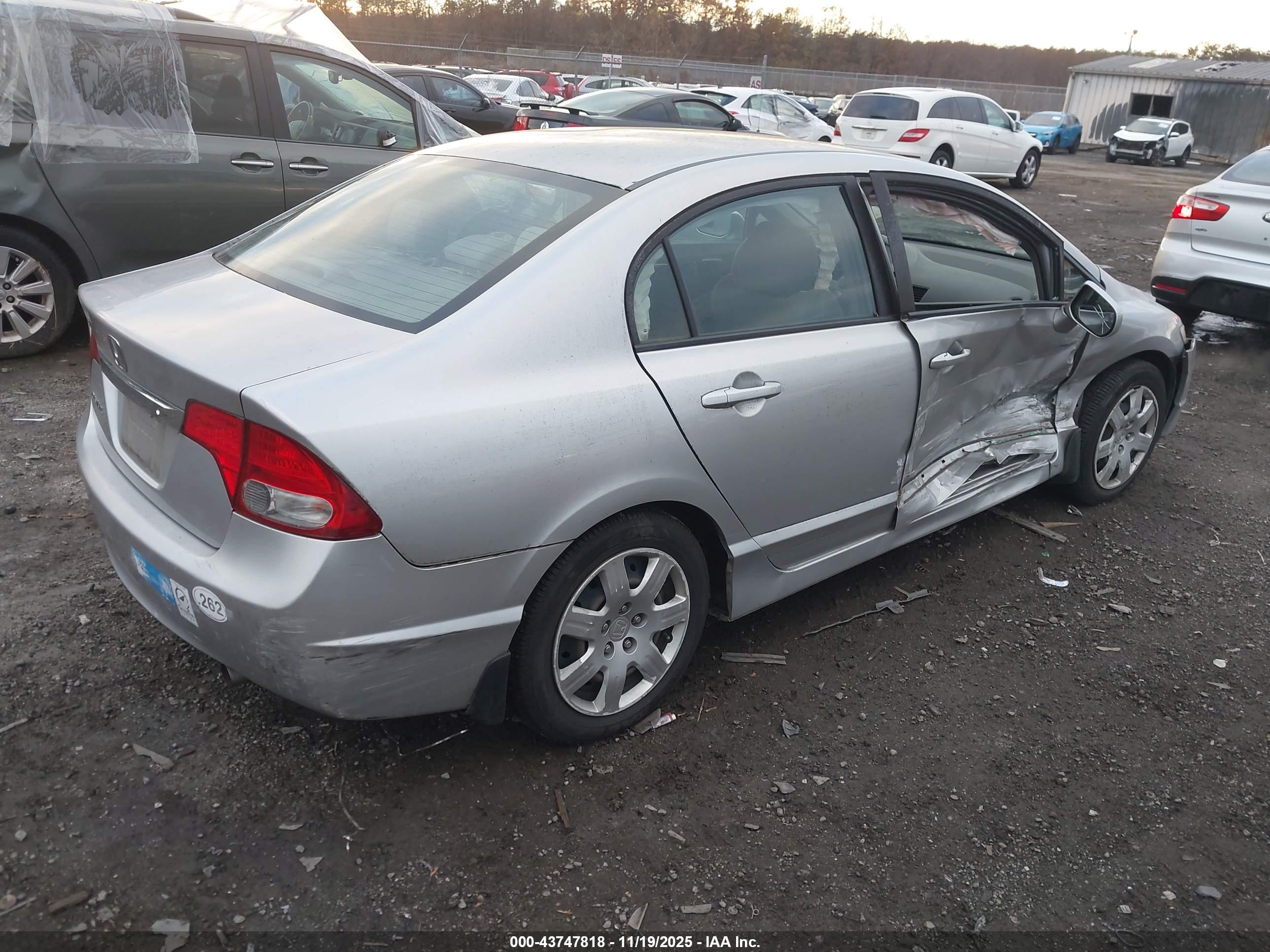 HONDA CIVIC image 4