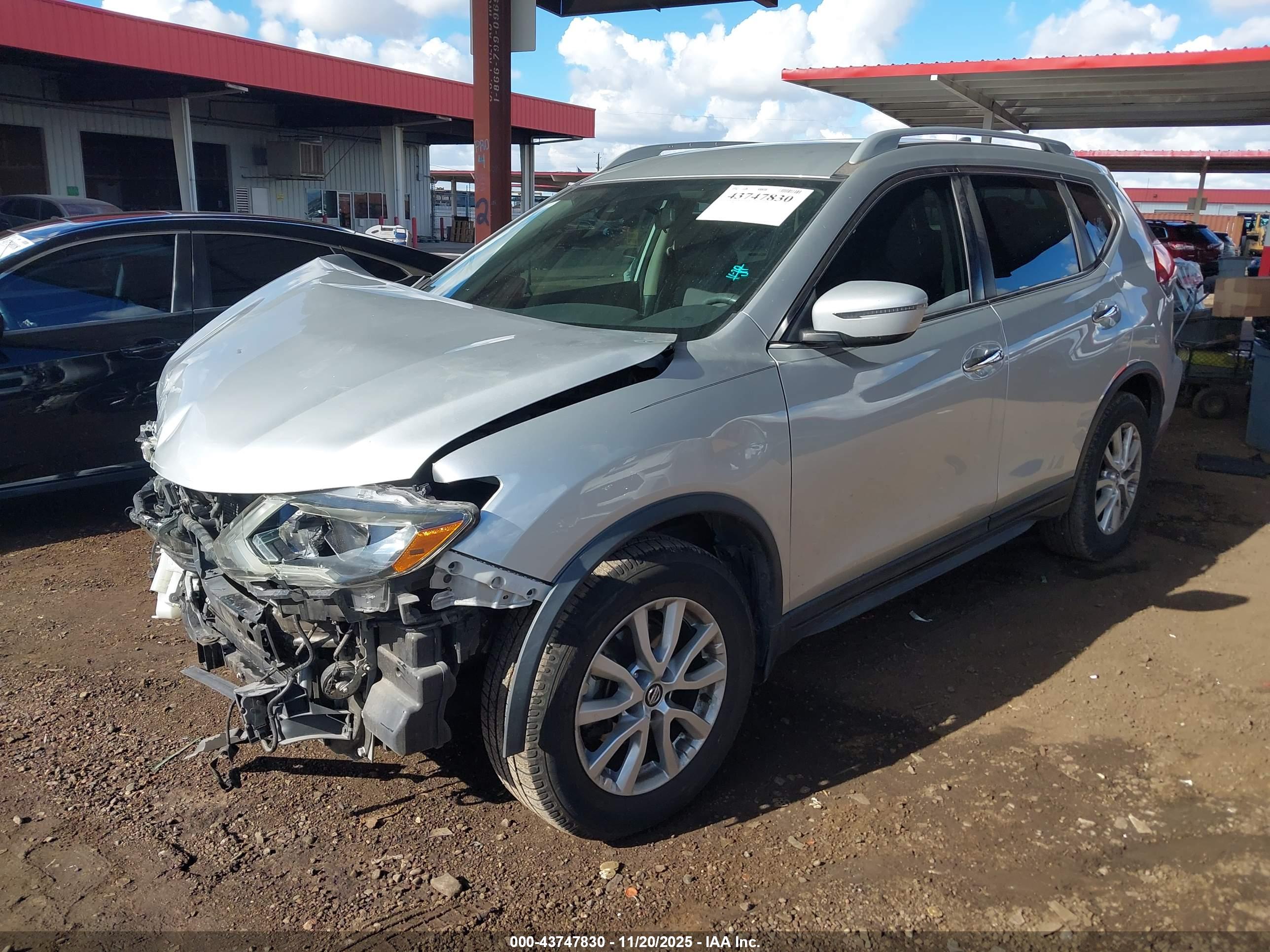 NISSAN ROGUE image 2