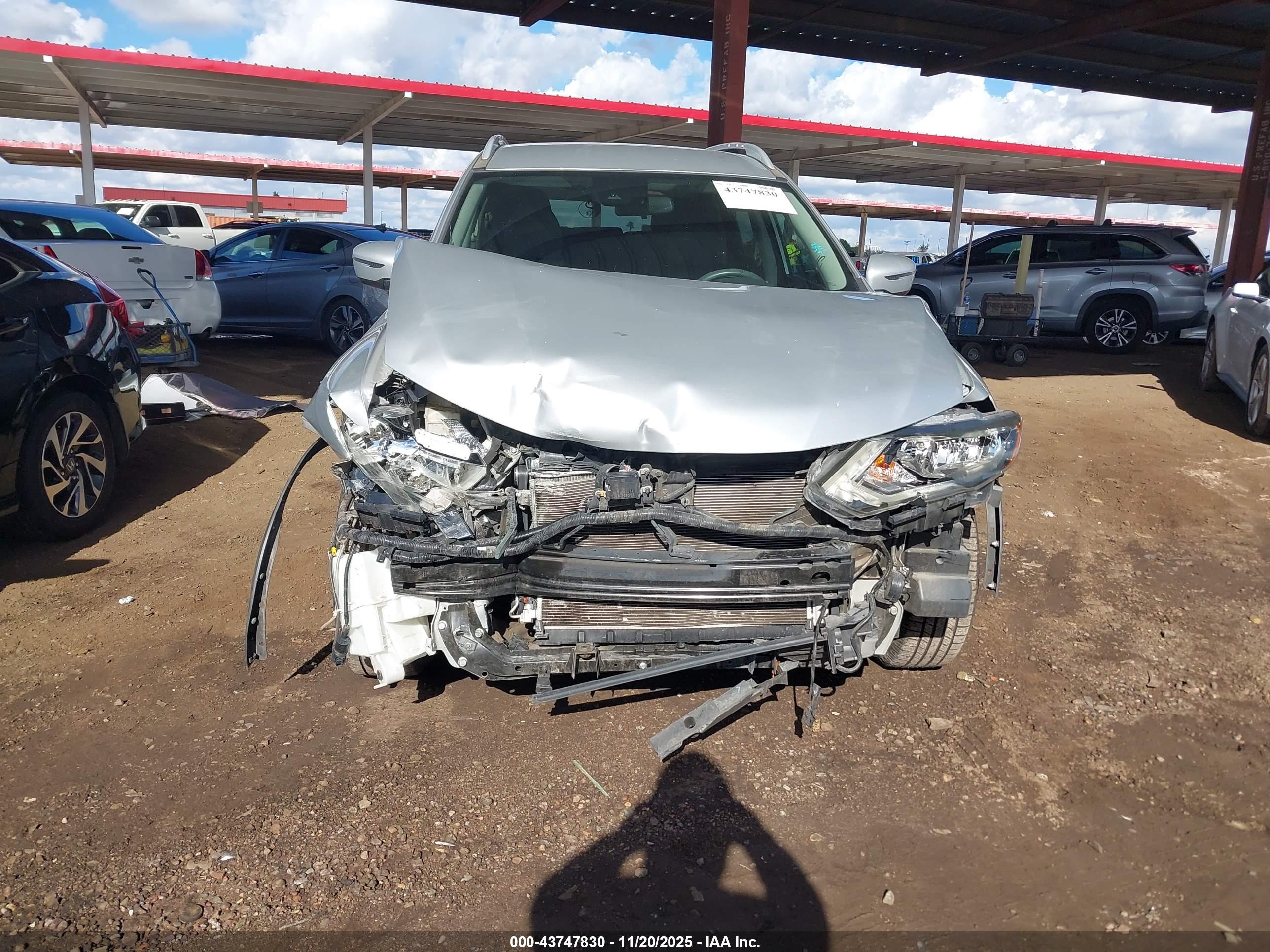NISSAN ROGUE image 6