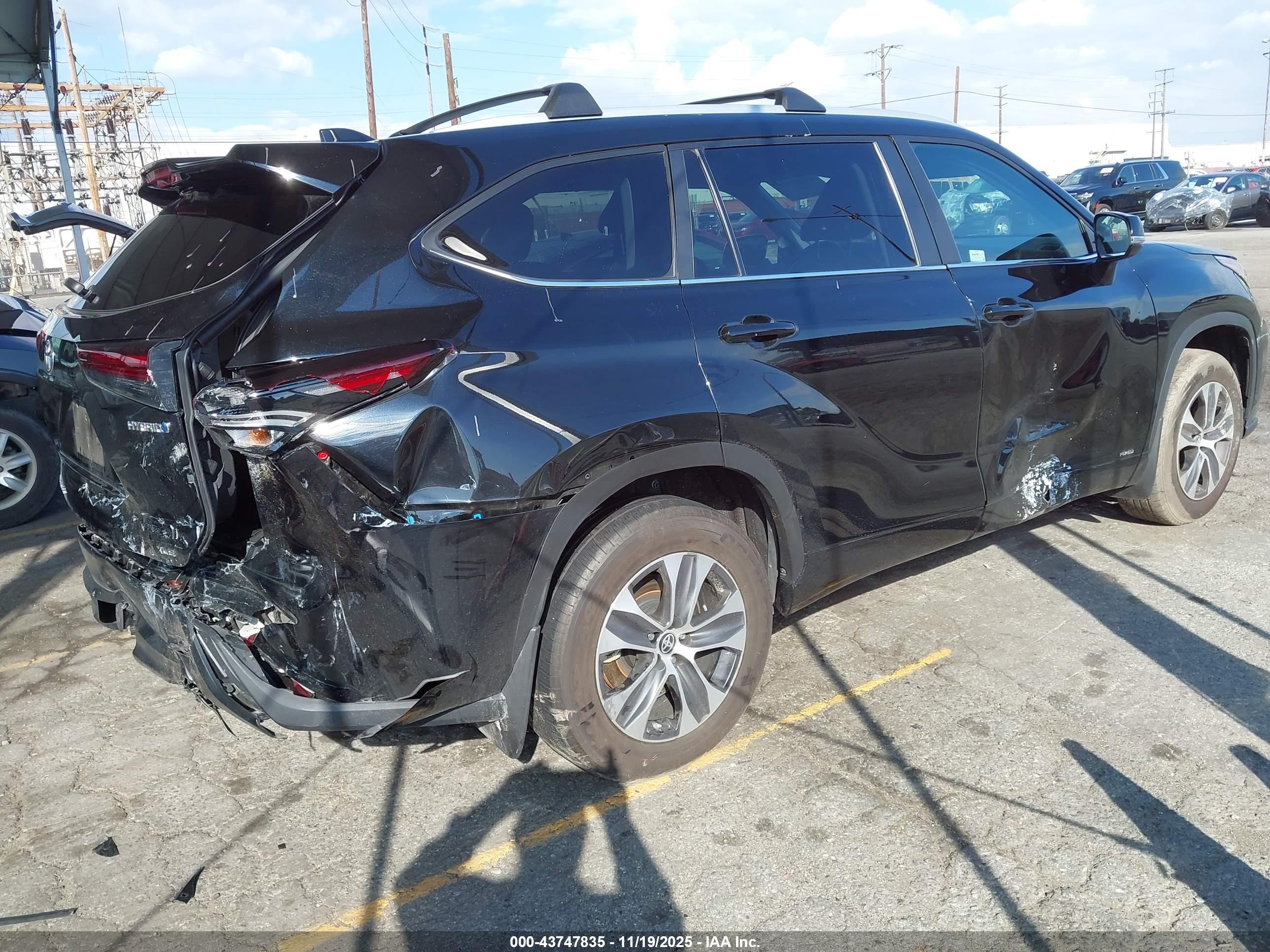 TOYOTA HIGHLANDER image 4