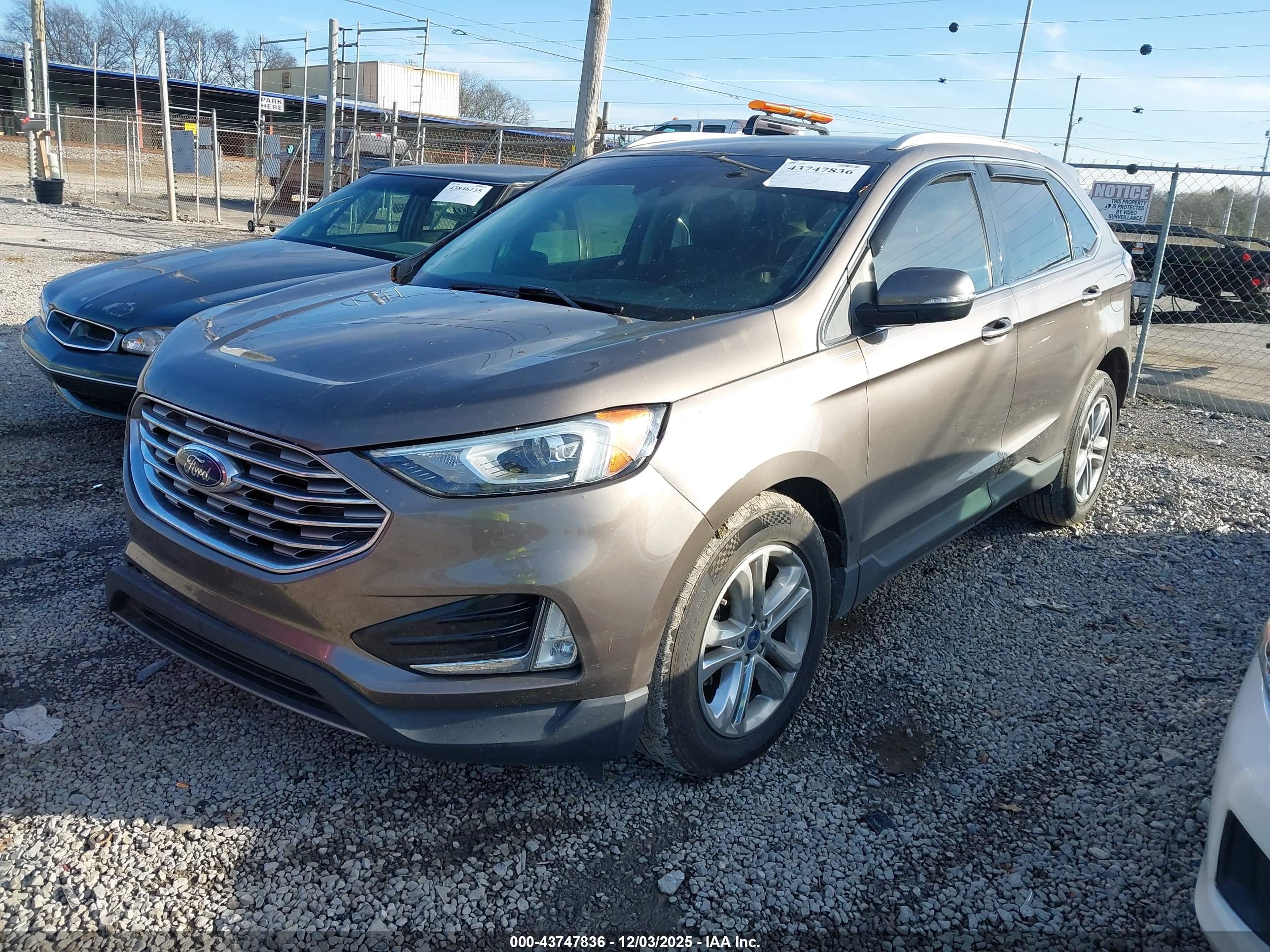 FORD EDGE image 2