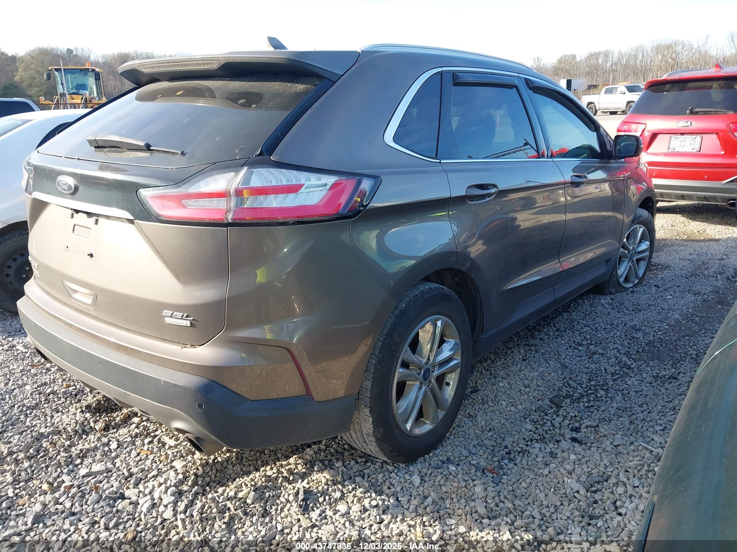 FORD EDGE image 4