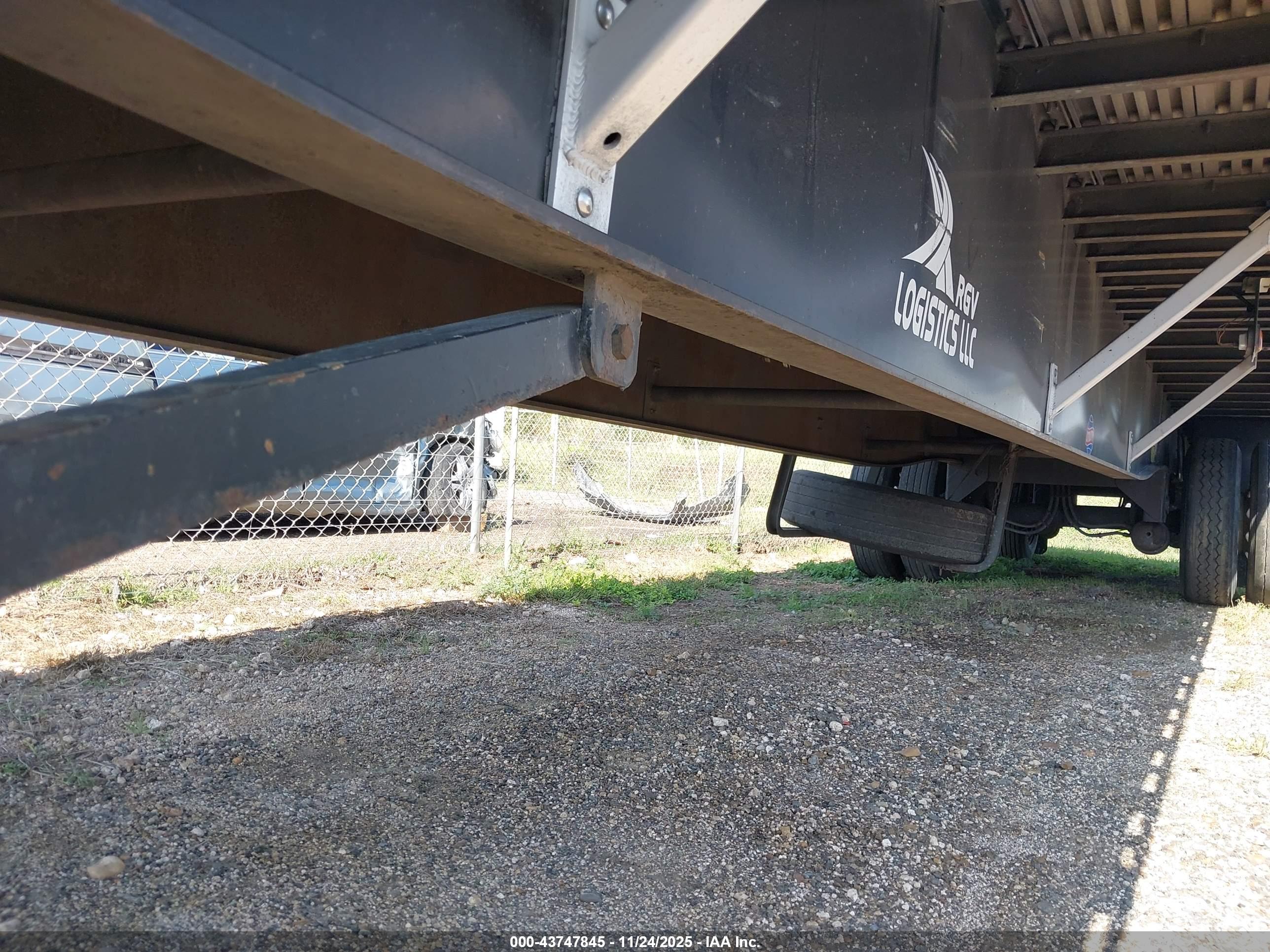 UTILITY TRAILER image 10