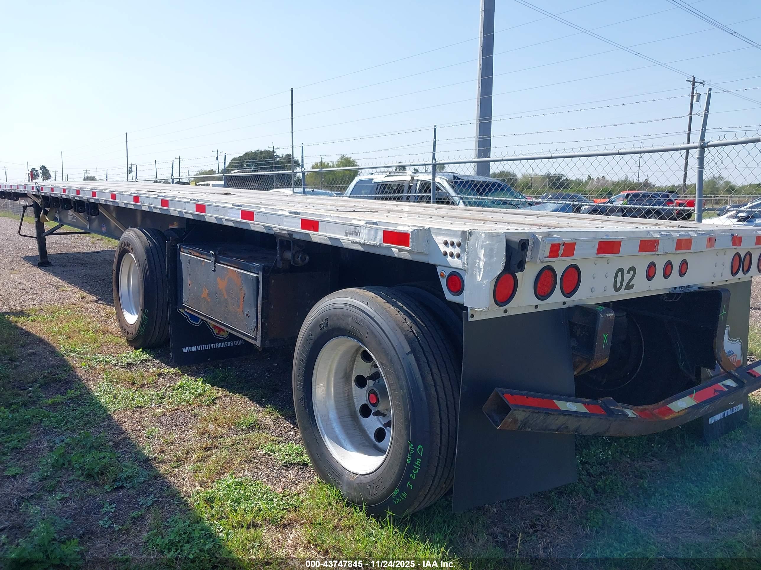 UTILITY TRAILER image 3