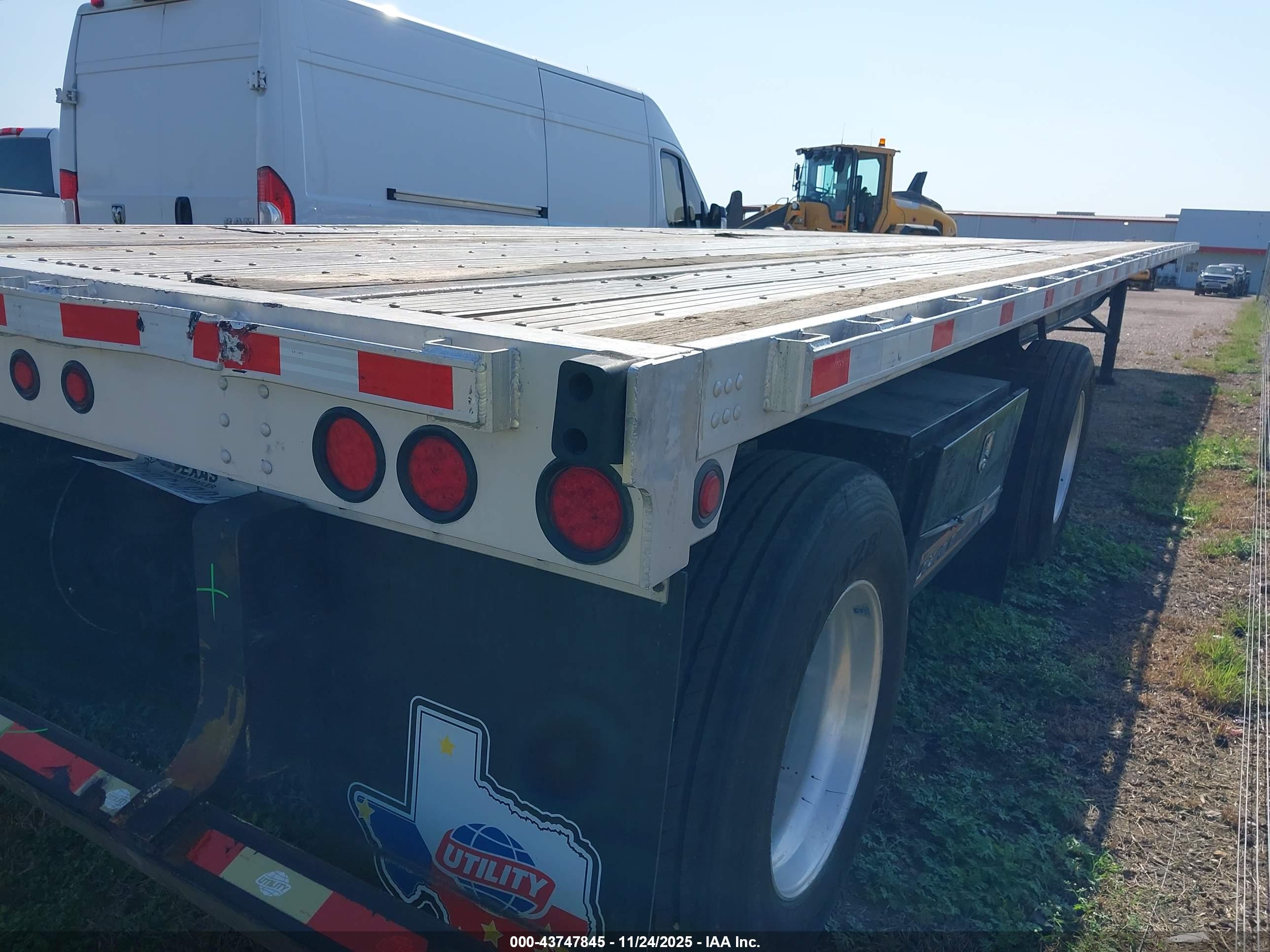 UTILITY TRAILER image 4