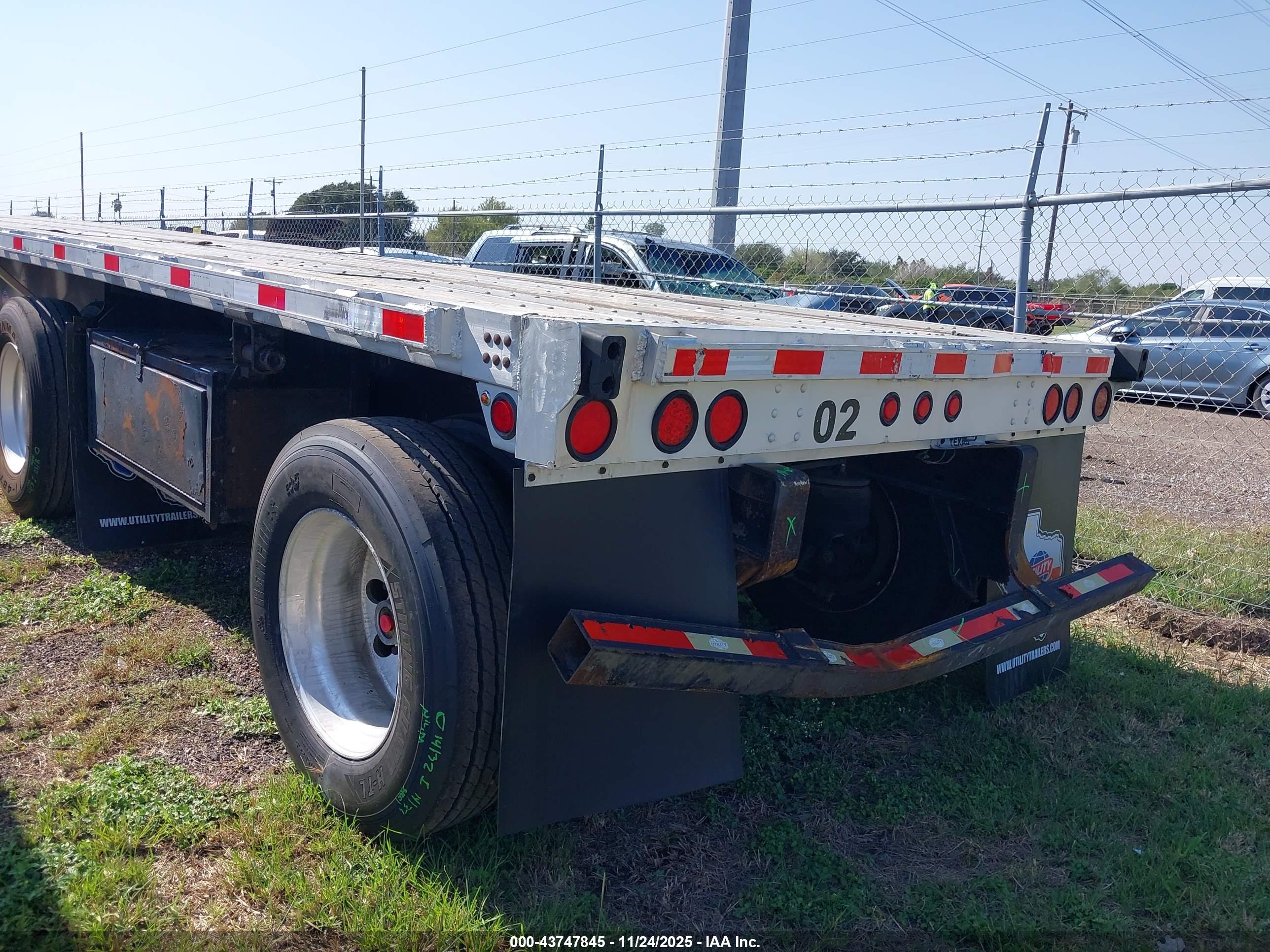 UTILITY TRAILER image 6