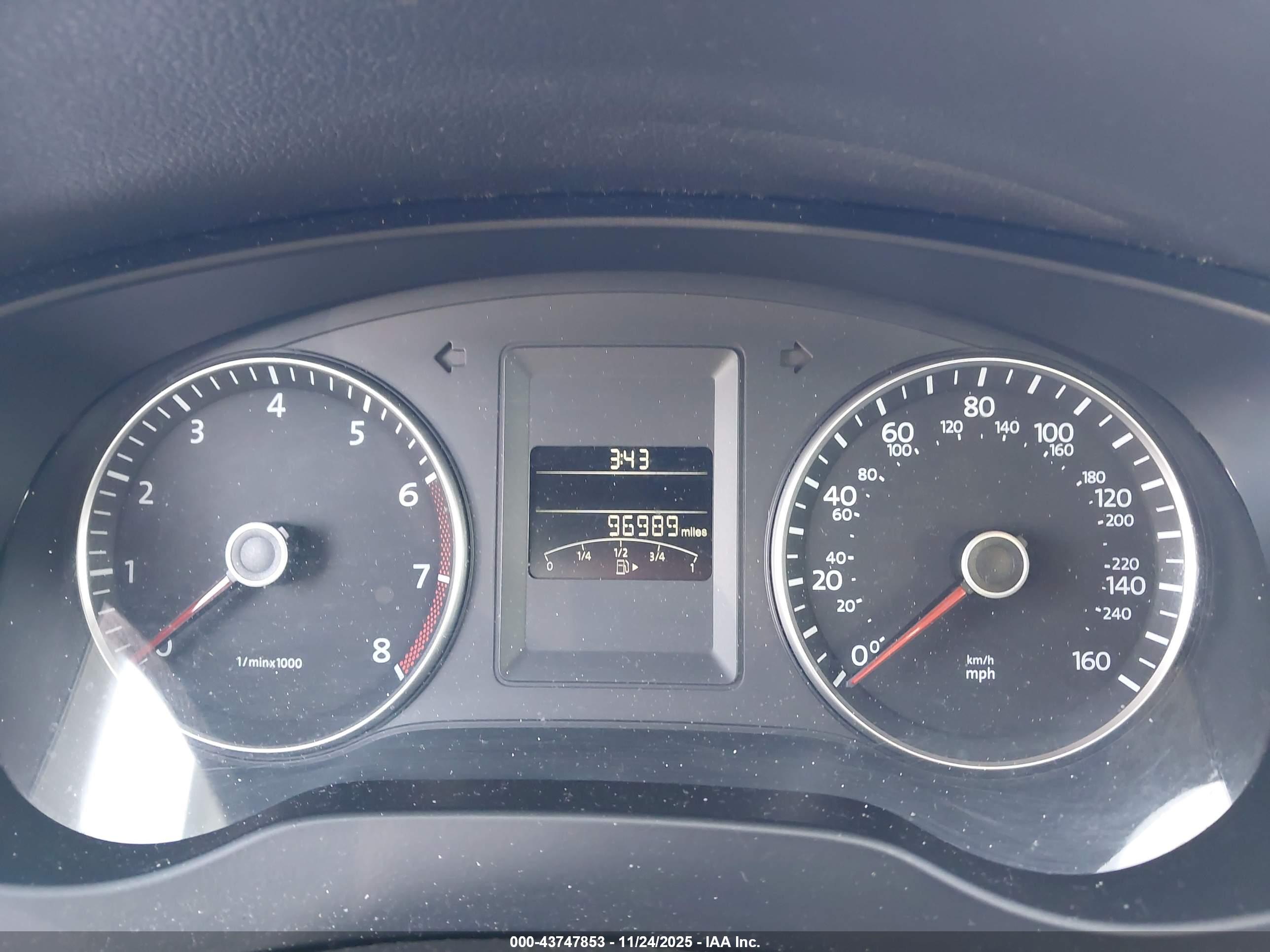 VOLKSWAGEN JETTA image 7