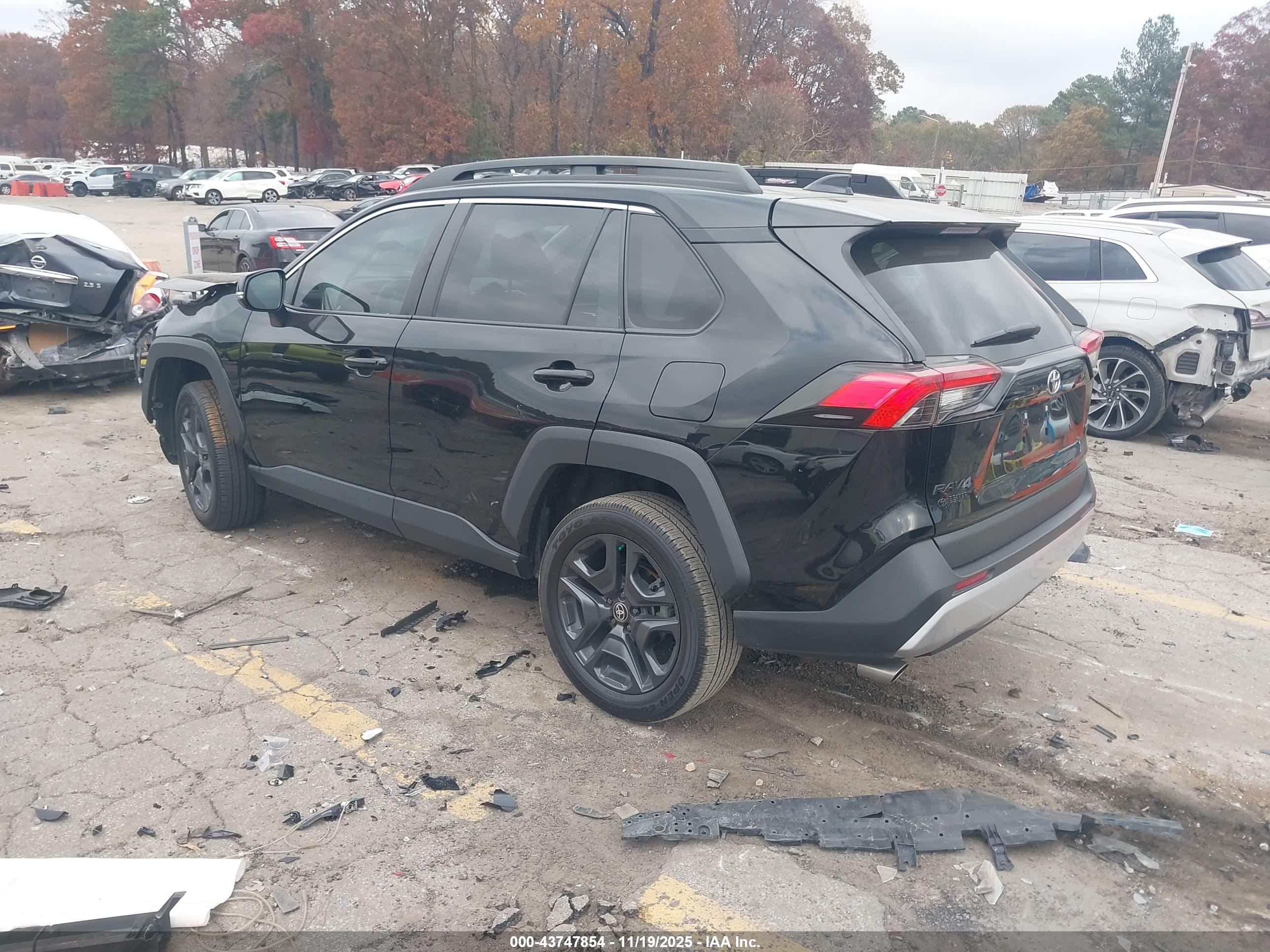 TOYOTA RAV4 image 3