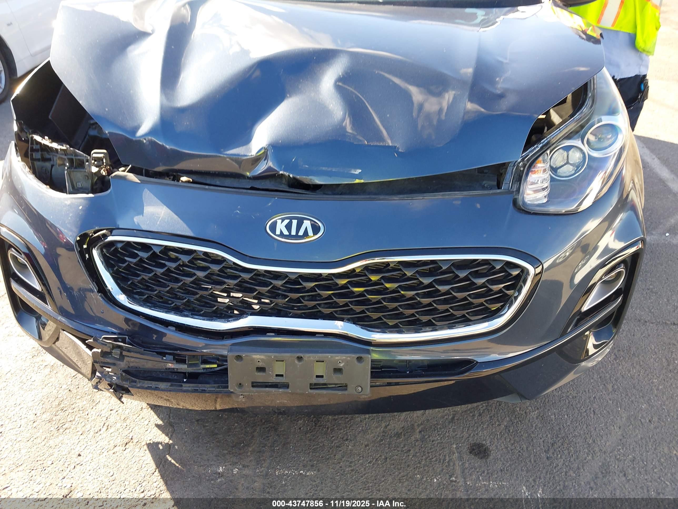 KIA SPORTAGE image 6