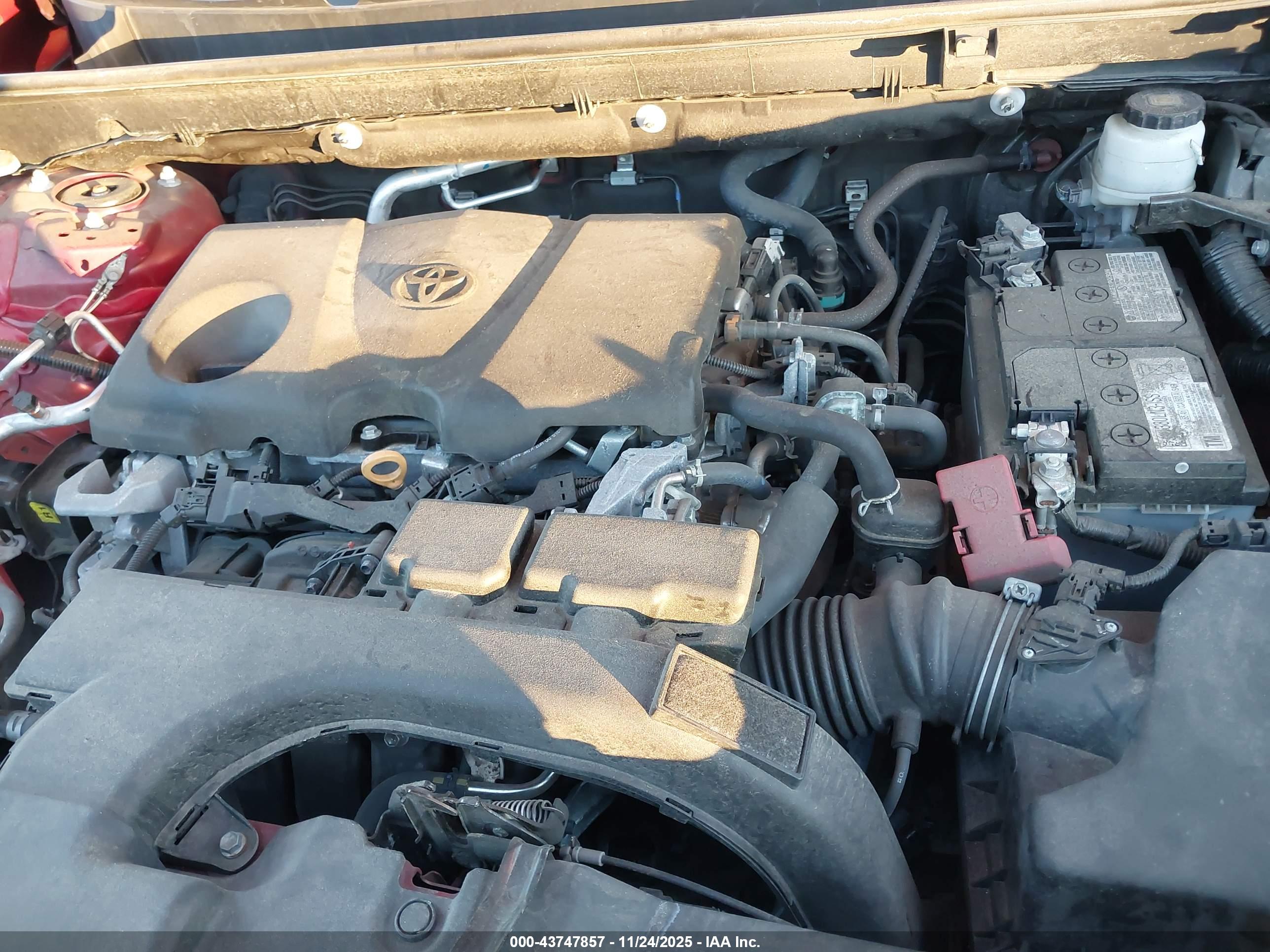 TOYOTA RAV4 image 10