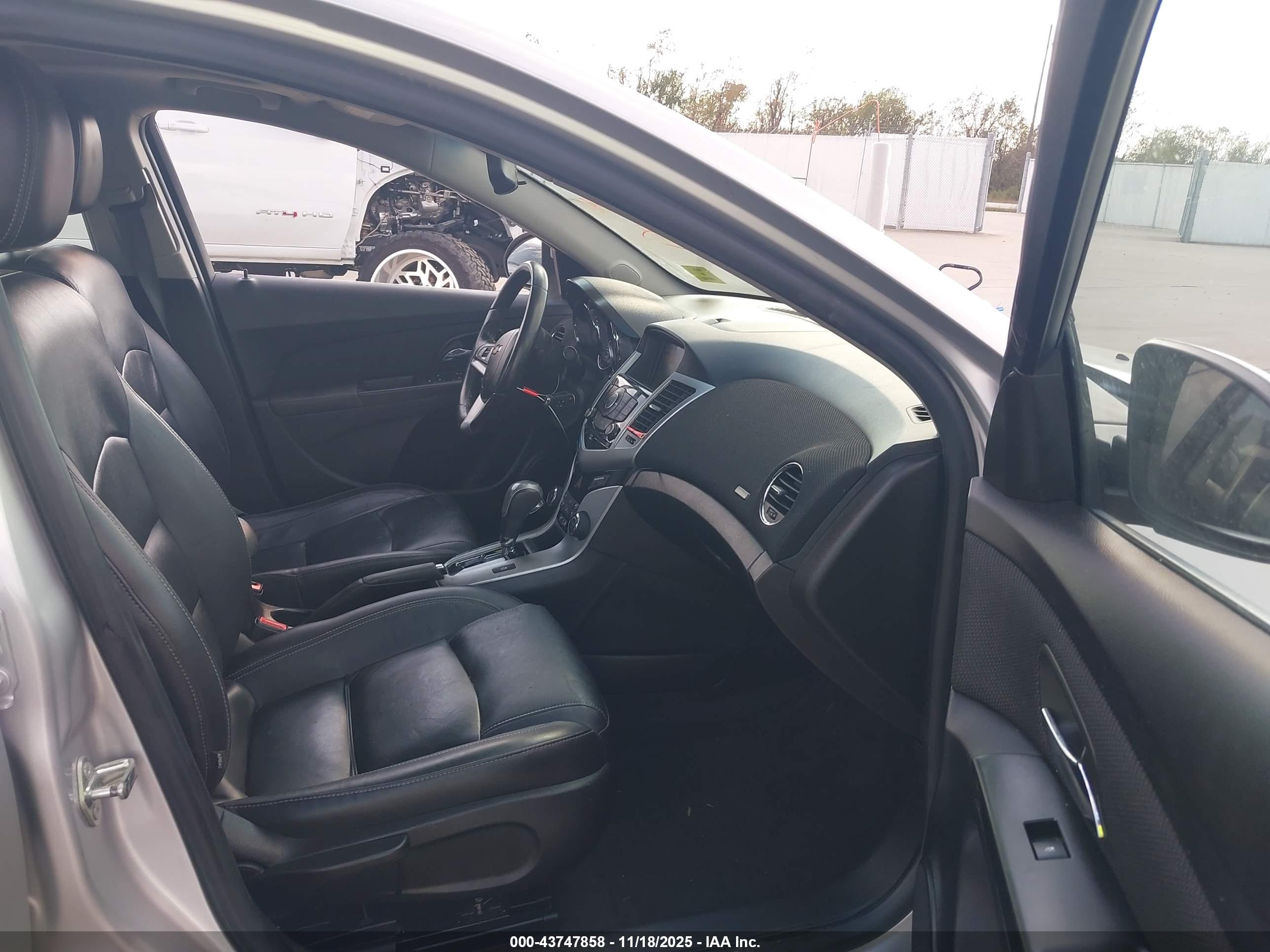 CHEVROLET CRUZE image 5