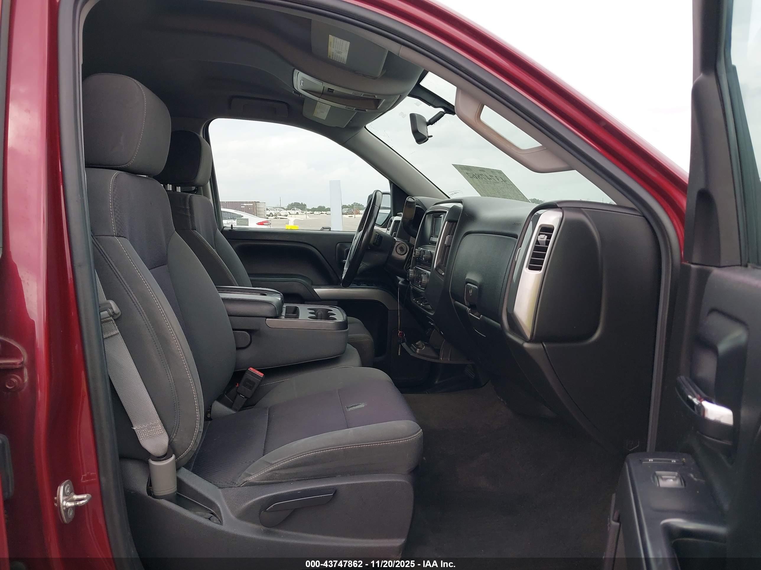 CHEVROLET SILVERADO image 5