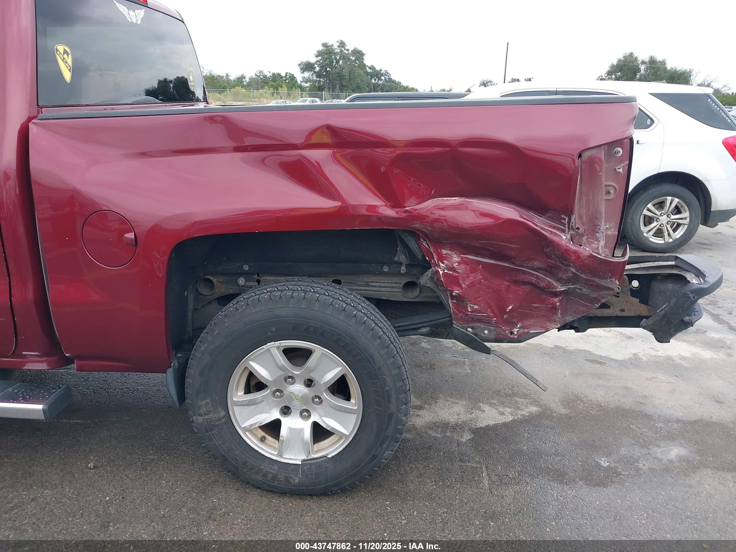 CHEVROLET SILVERADO image 6