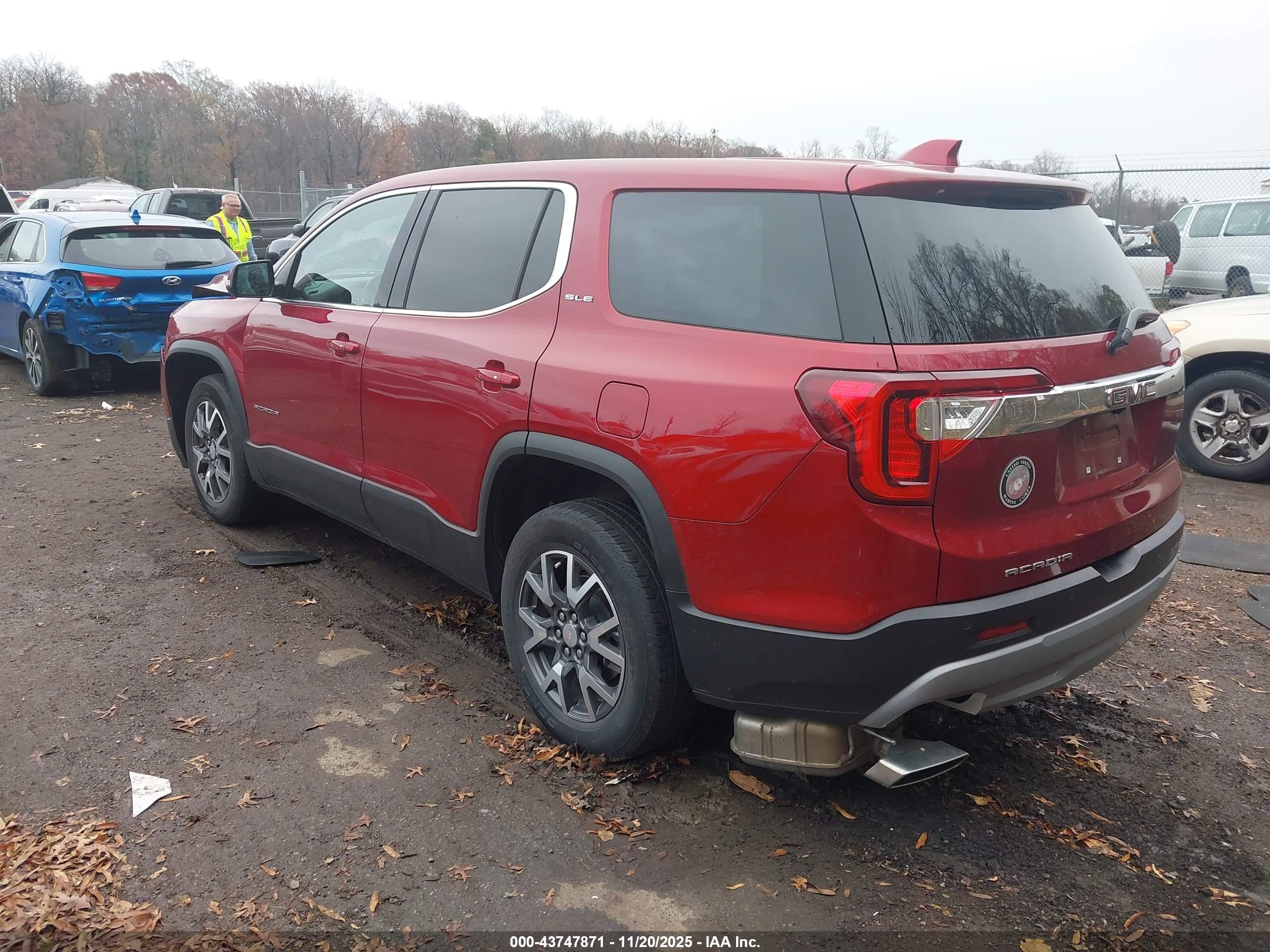 GMC ACADIA image 3