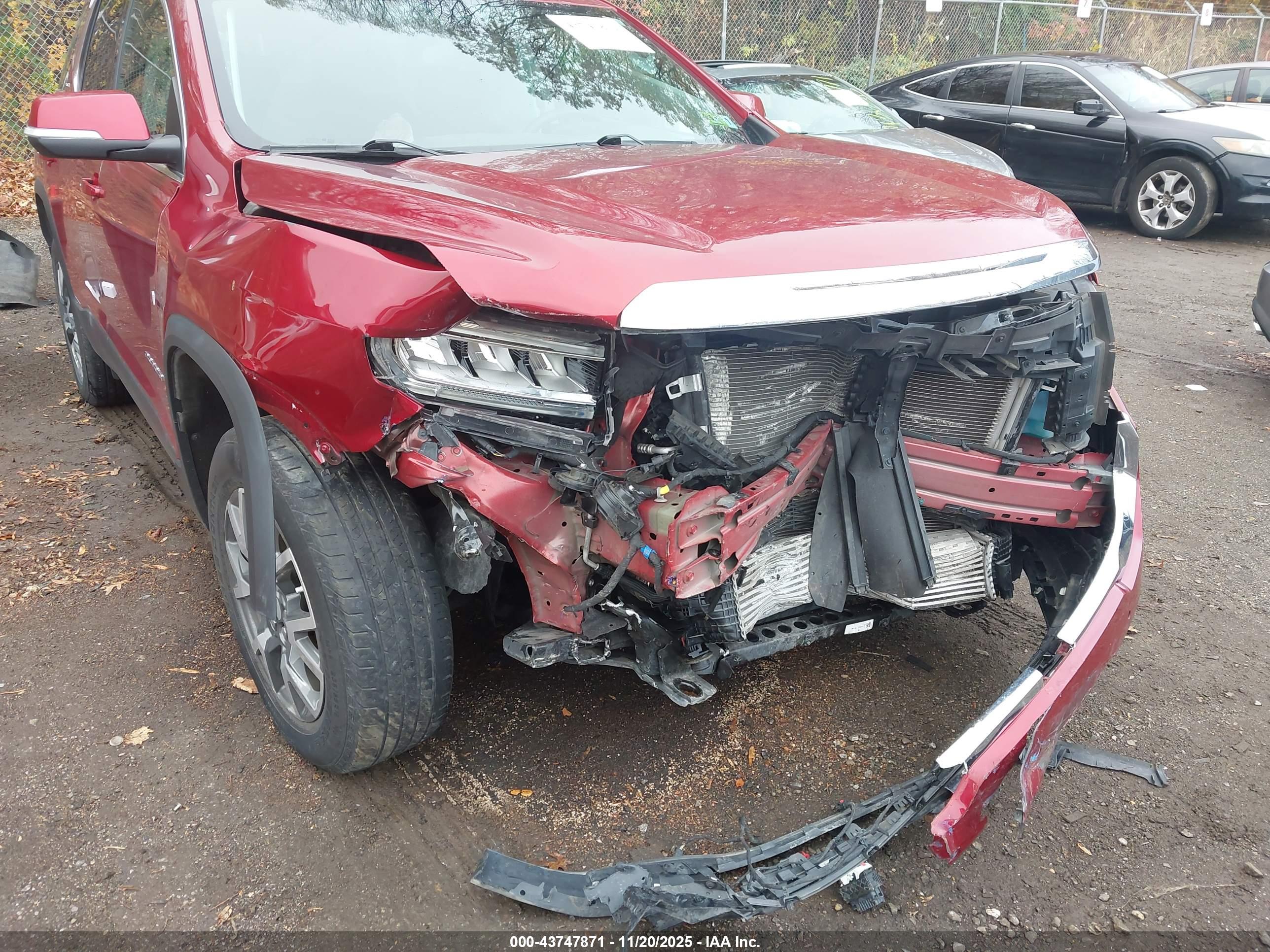 GMC ACADIA image 6