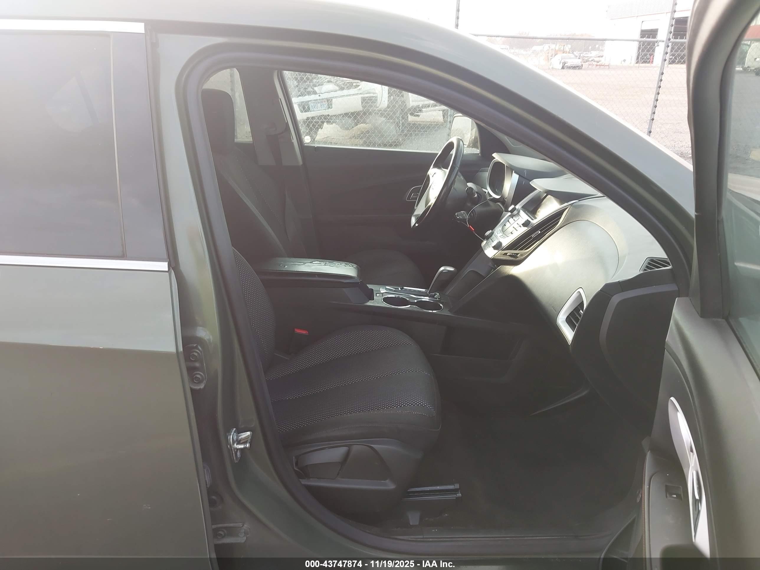 CHEVROLET EQUINOX image 5
