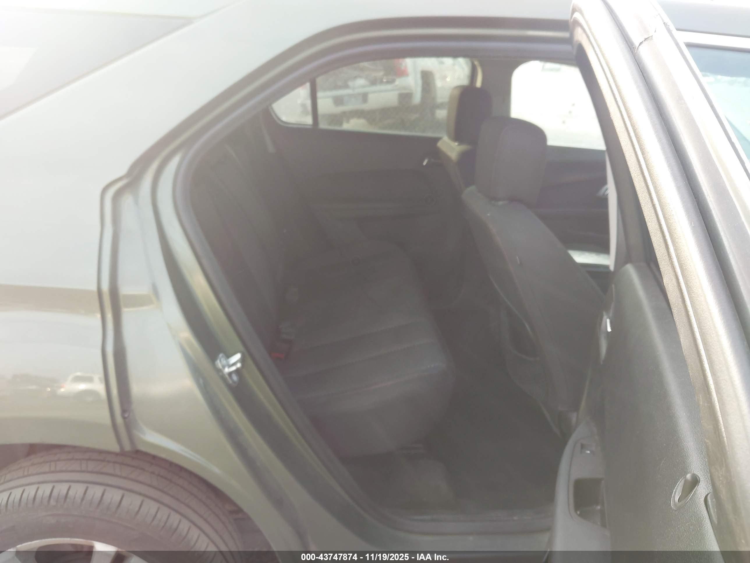 CHEVROLET EQUINOX image 8