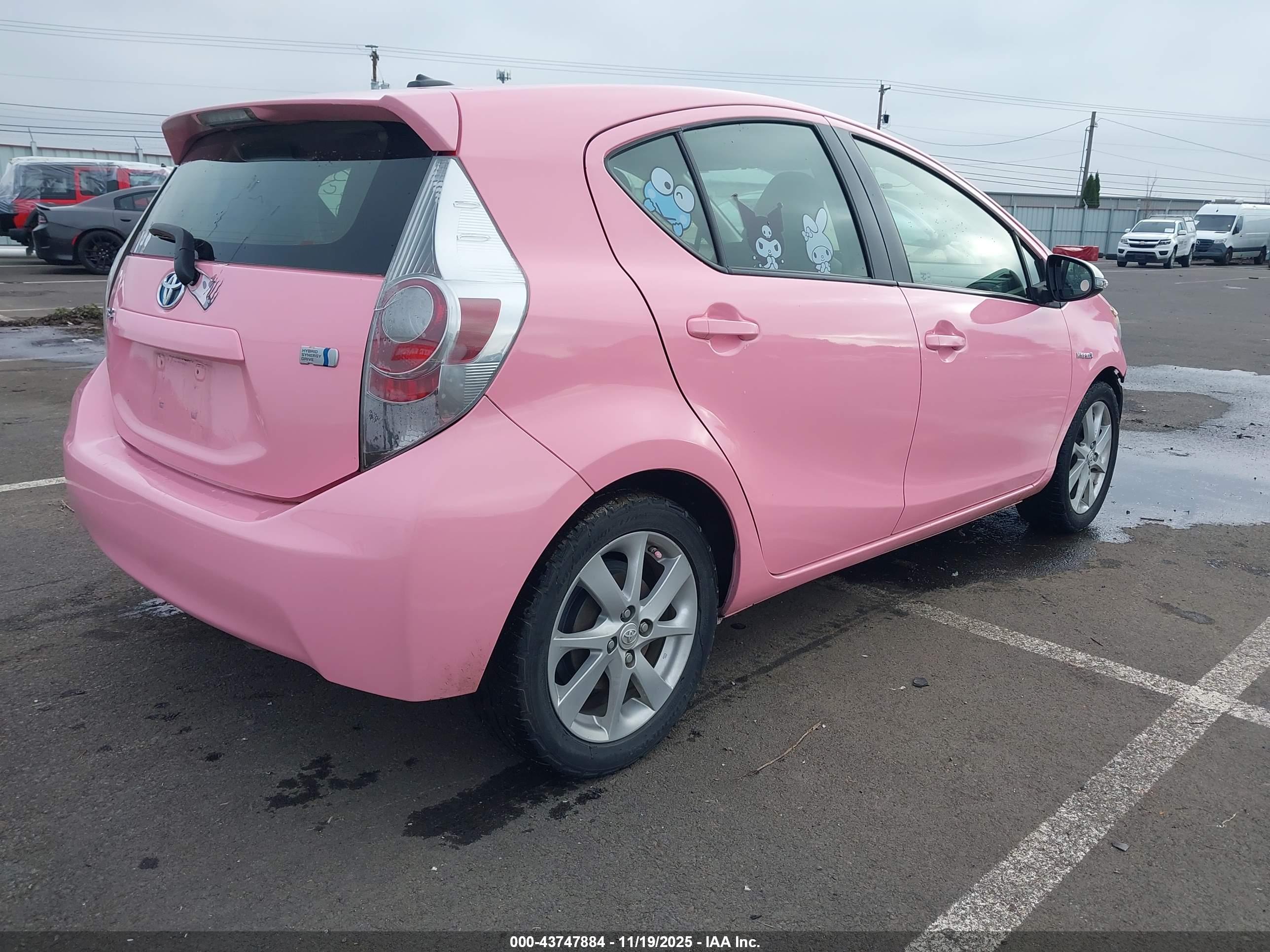 TOYOTA PRIUS image 4