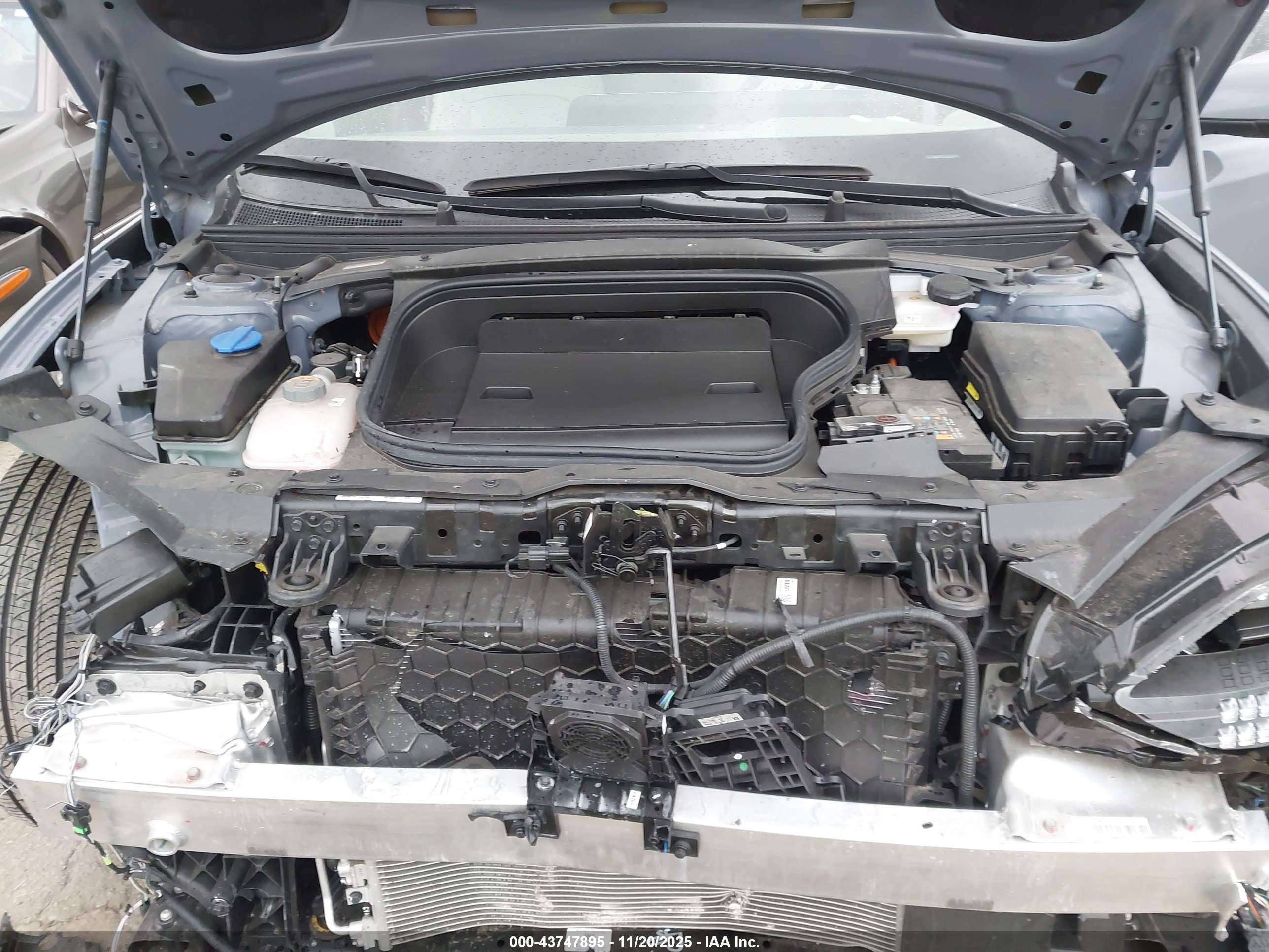 HYUNDAI IONIQ image 10
