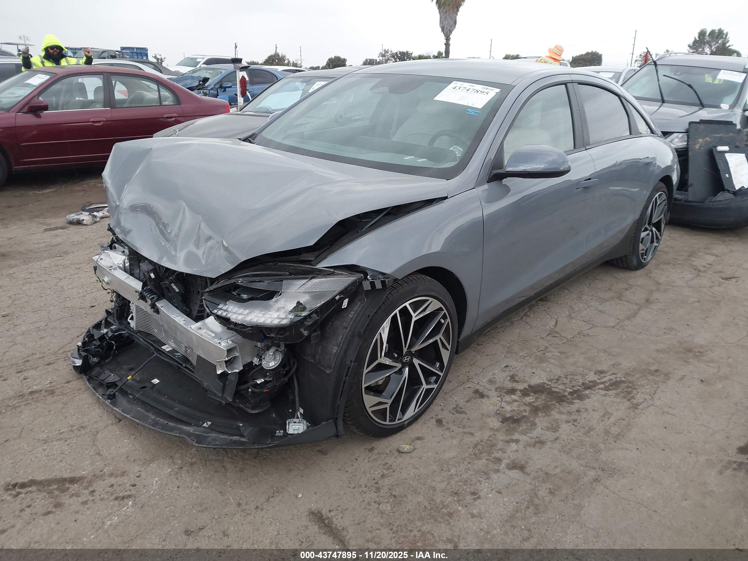 HYUNDAI IONIQ image 2