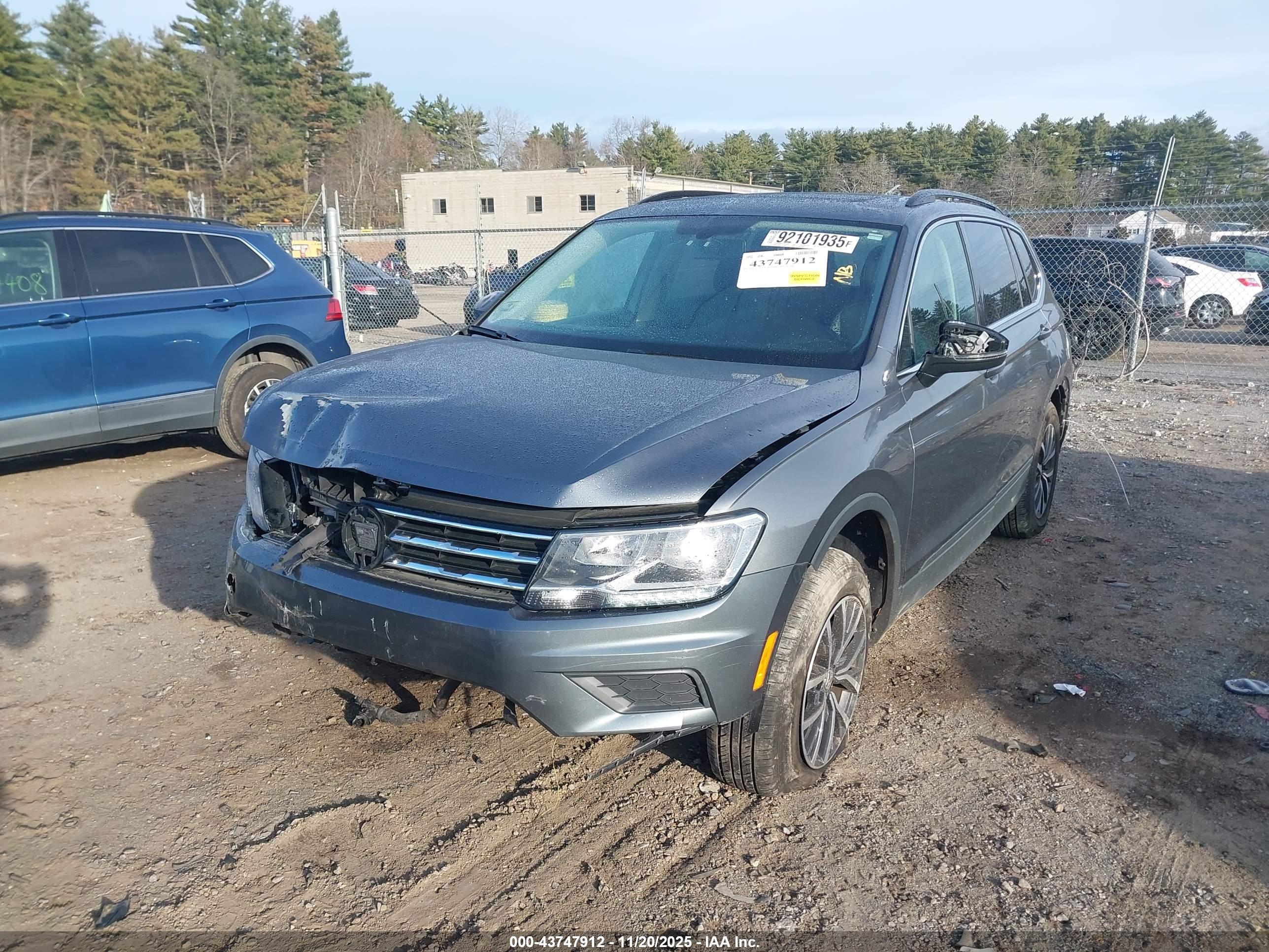 VOLKSWAGEN TIGUAN image 2