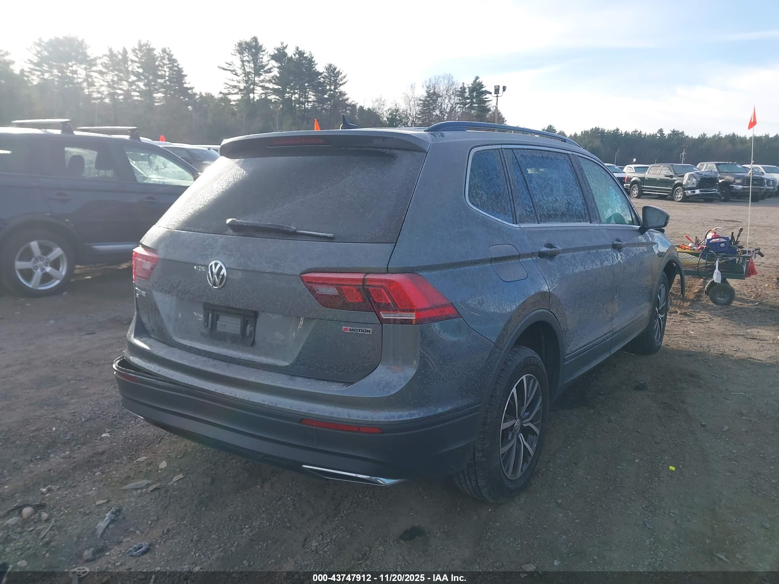 VOLKSWAGEN TIGUAN image 4