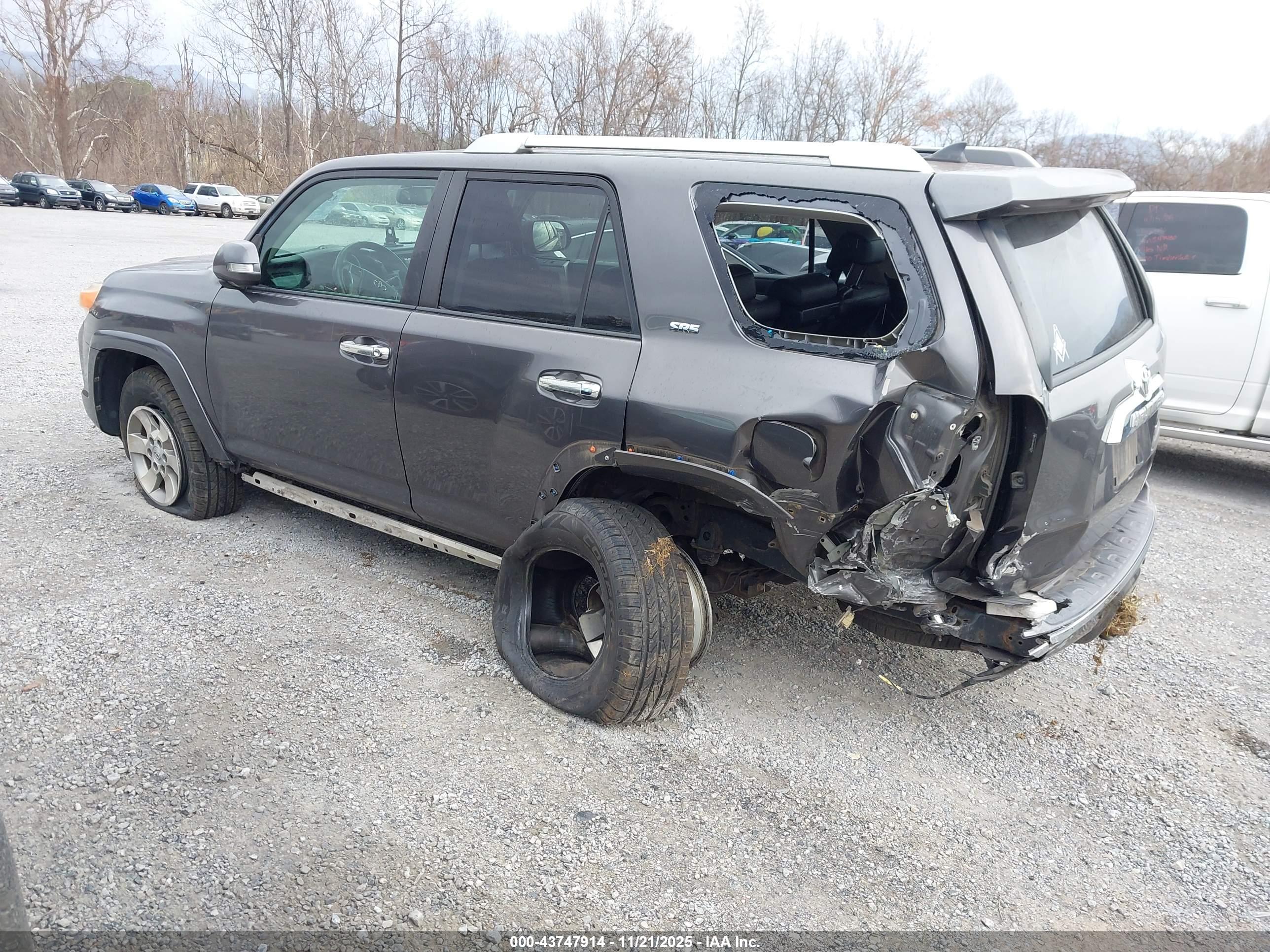 TOYOTA 4RUNNER image 3